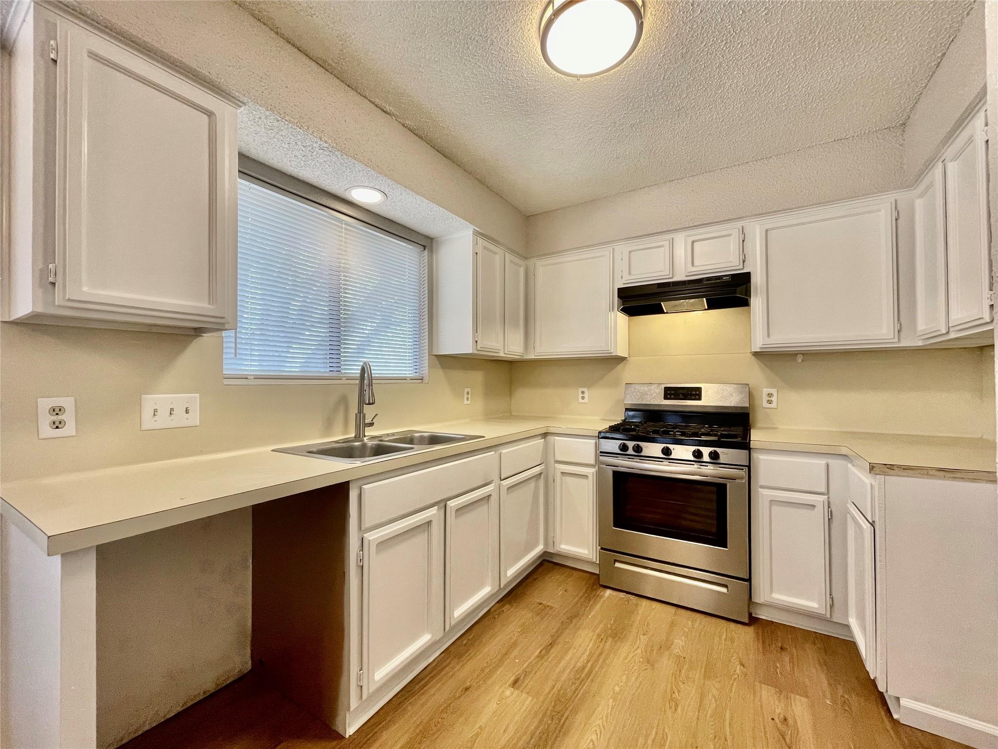 2003 Lisa Ln, San Marcos, TX 78666