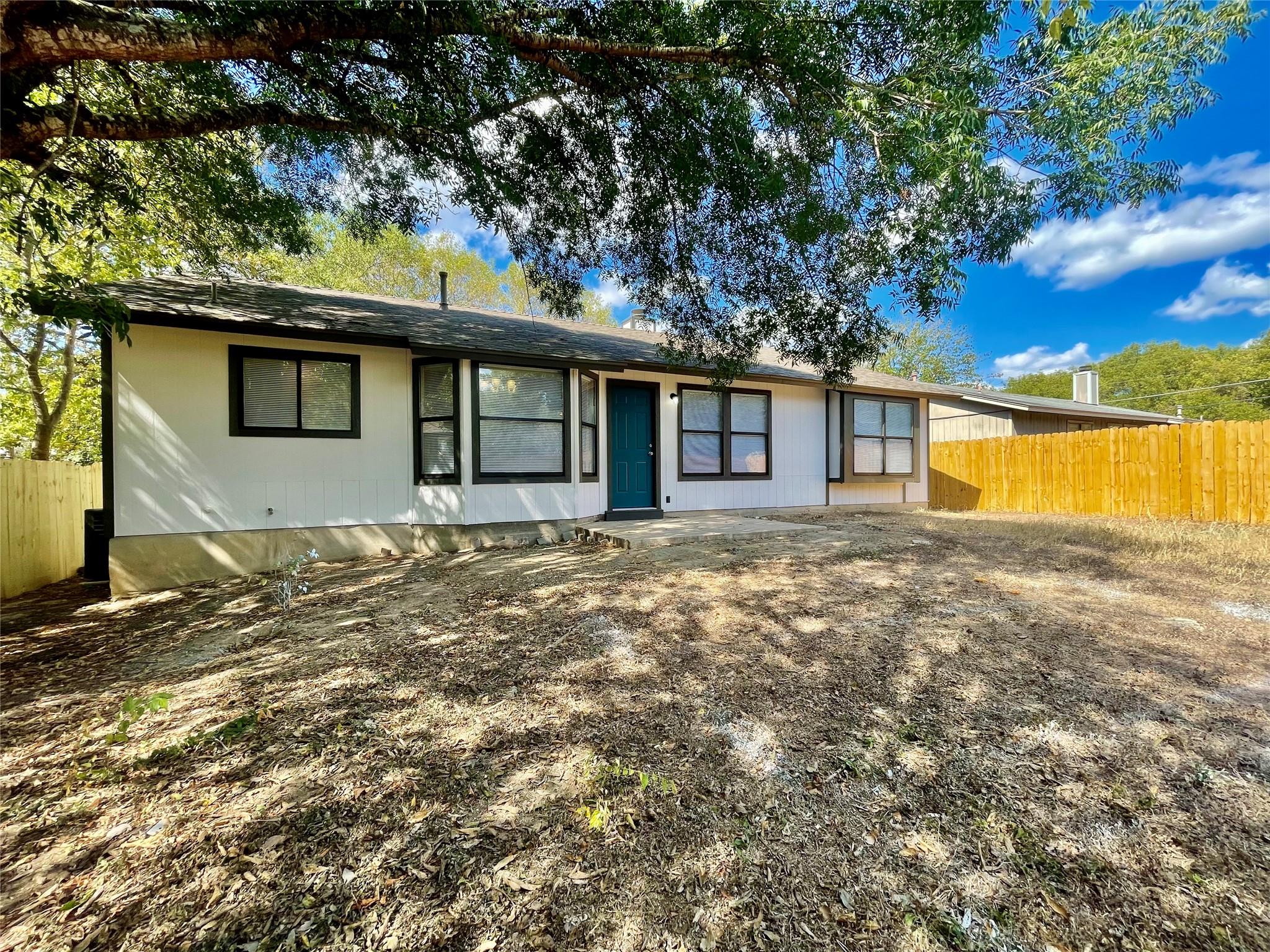 2003 Lisa Ln, San Marcos, TX 78666