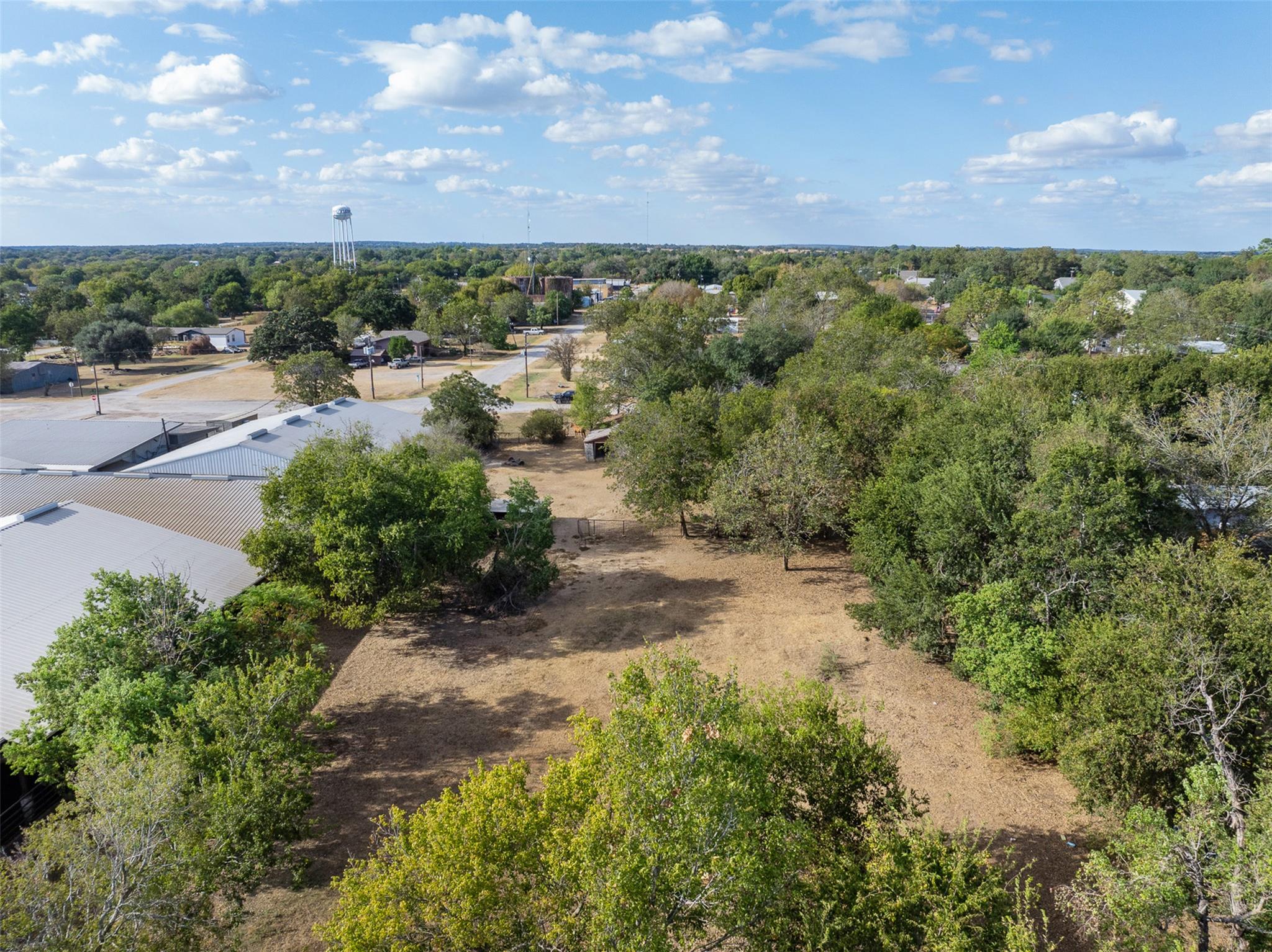 517 First Street, Lexington, TX 78947