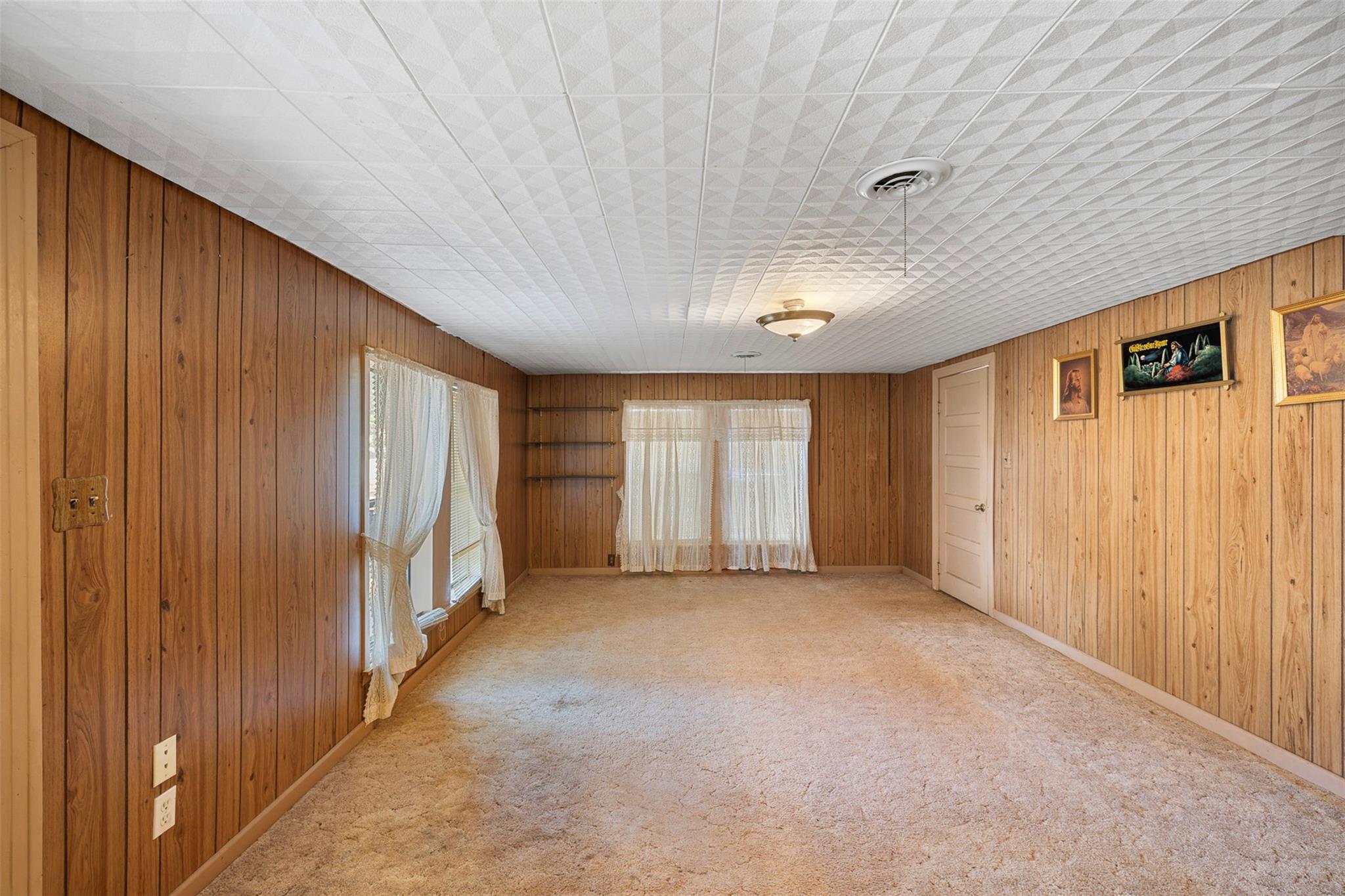 517 First Street, Lexington, TX 78947