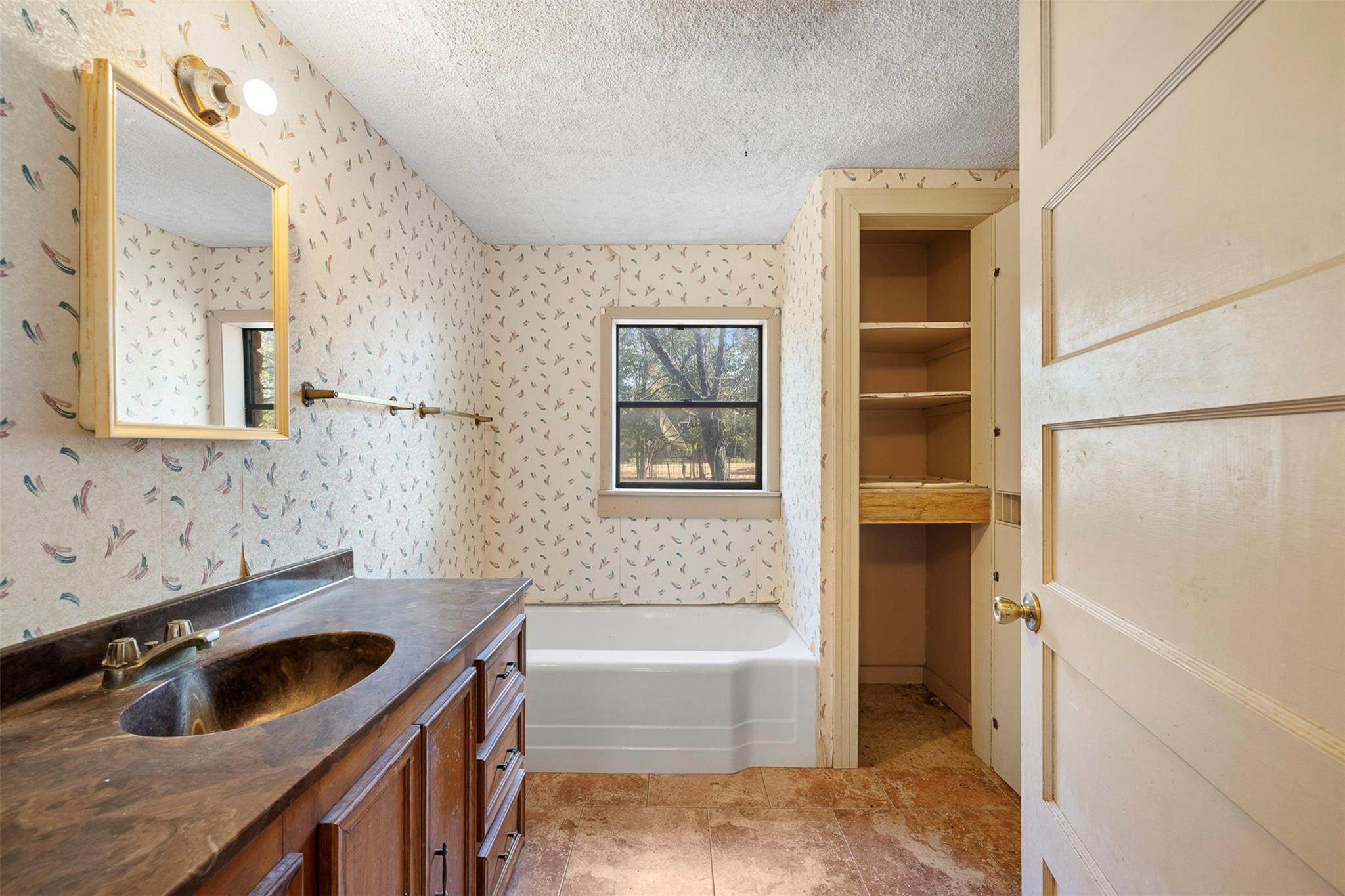 517 First Street, Lexington, TX 78947