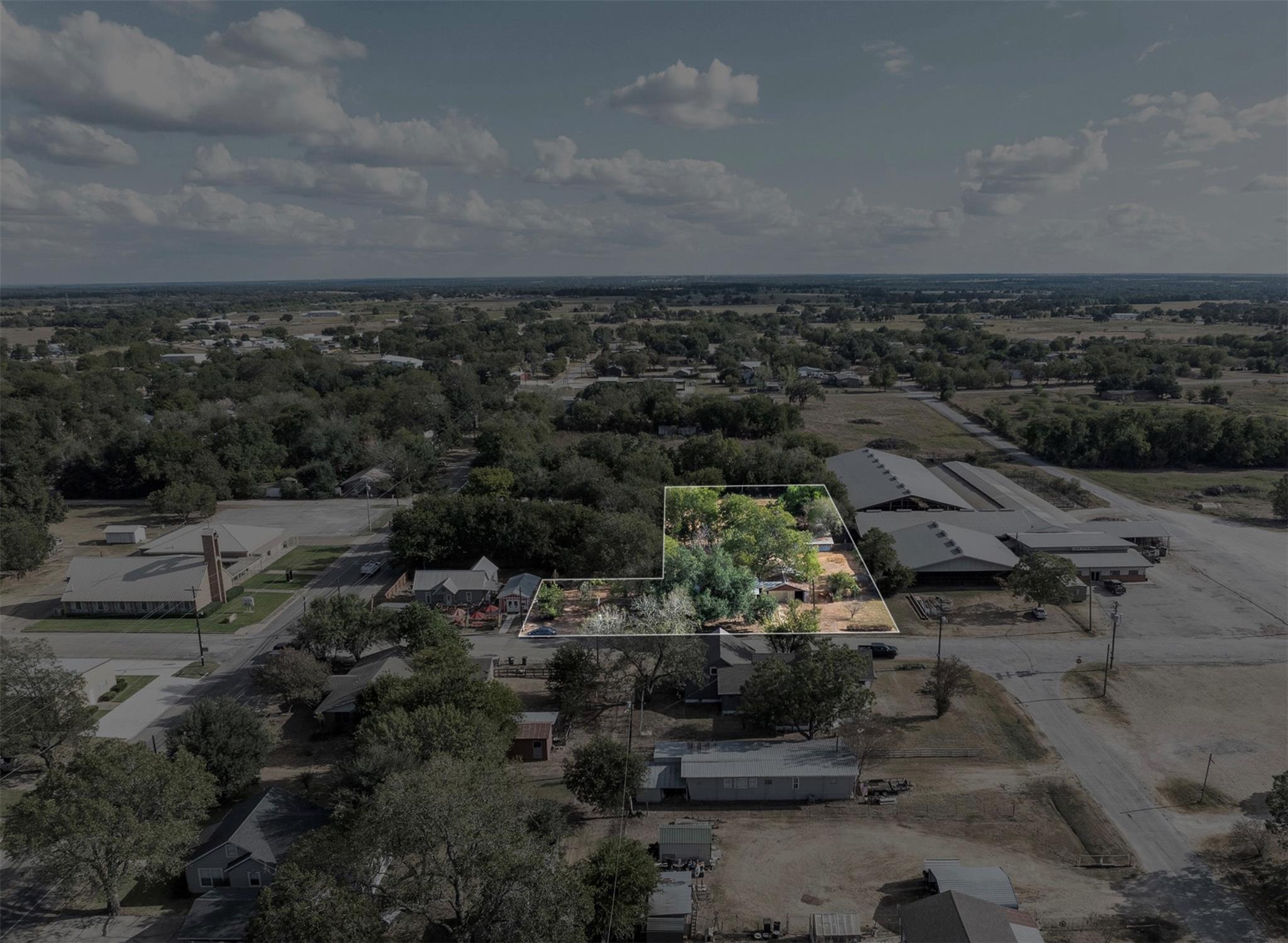 517 First Street, Lexington, TX 78947