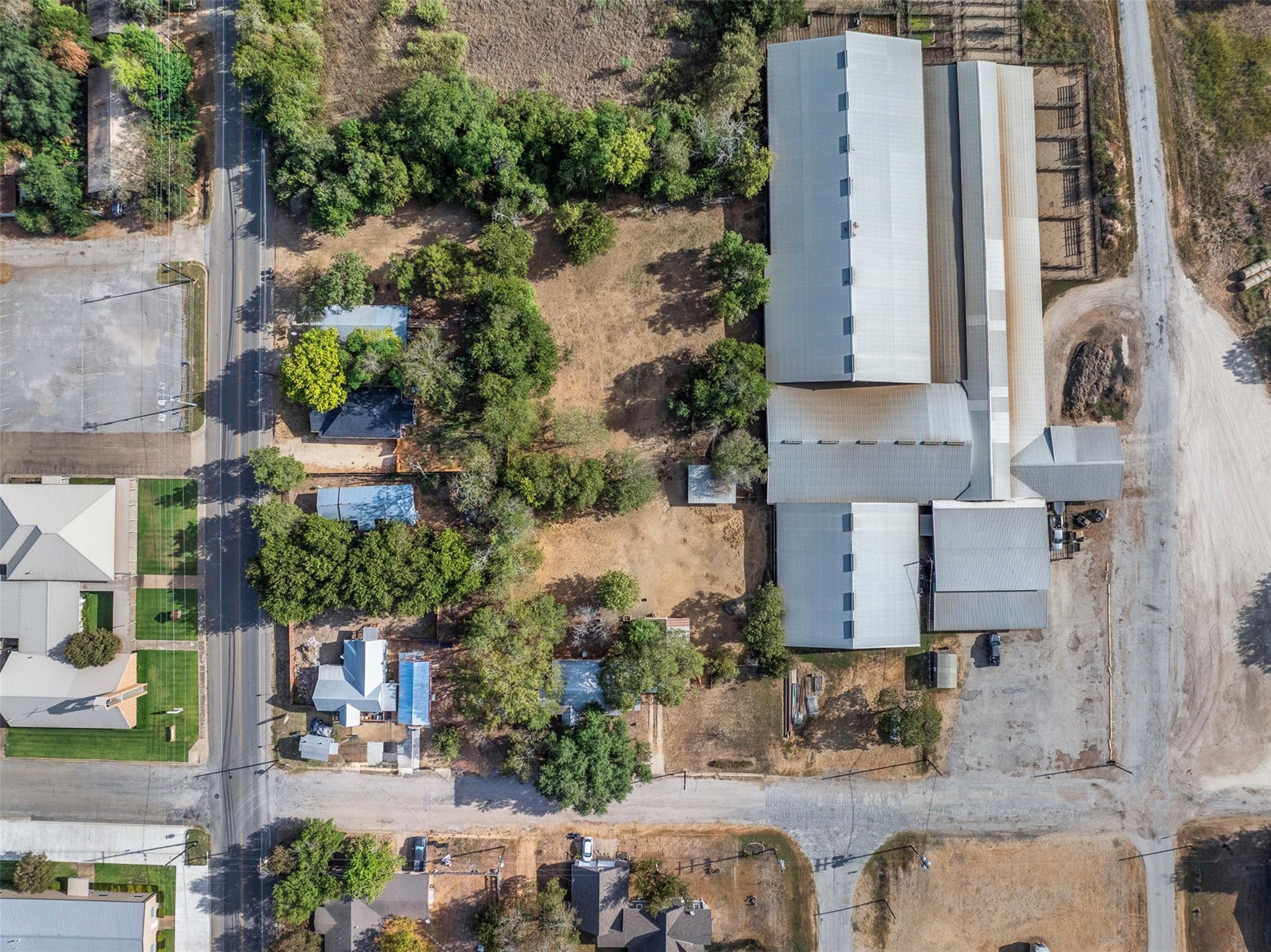 517 First Street, Lexington, TX 78947