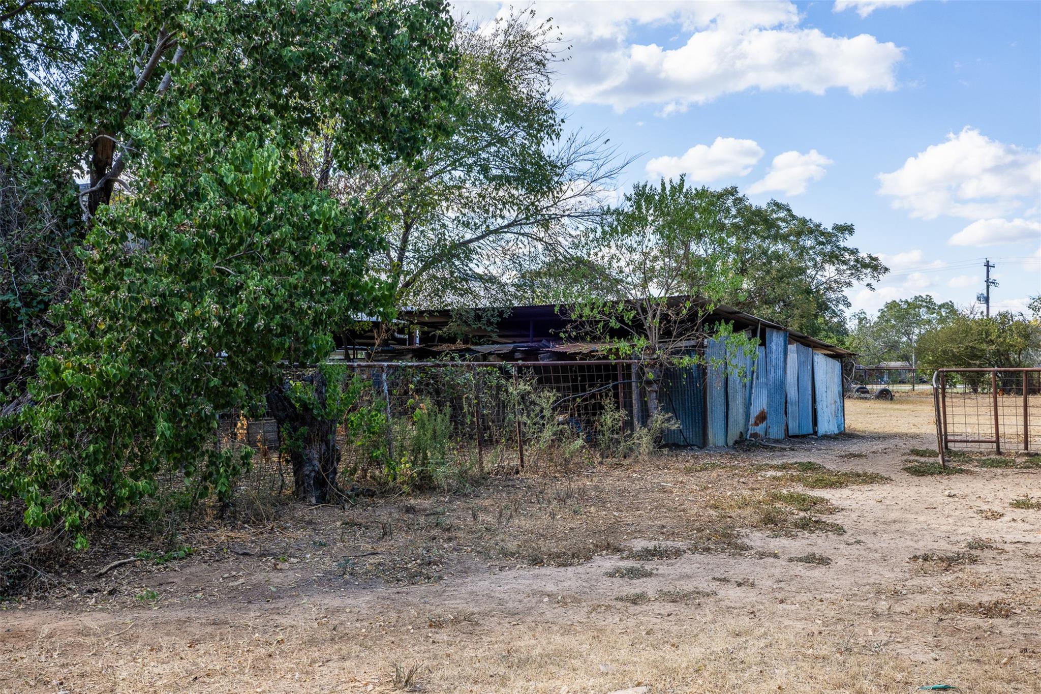 517 First Street, Lexington, TX 78947