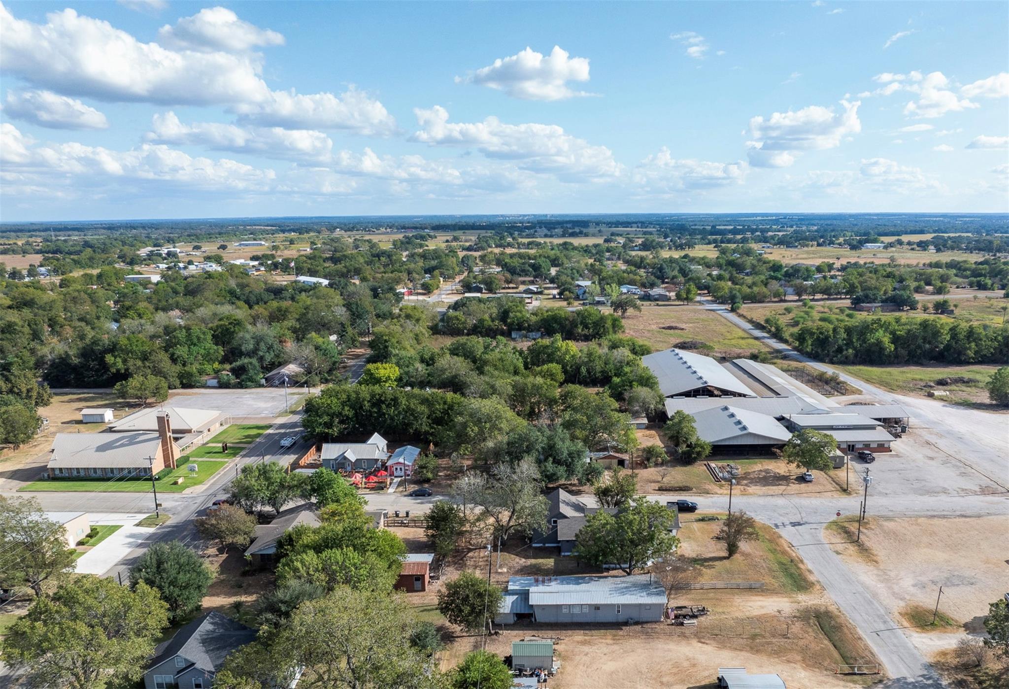 517 First Street, Lexington, TX 78947