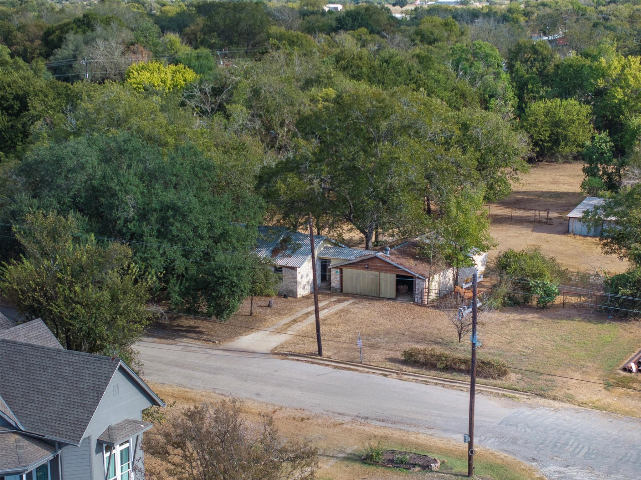 517 First Street, Lexington, TX 78947