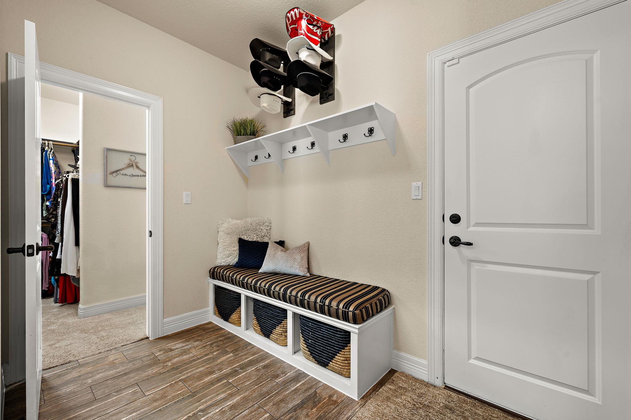 217 San Gabriel Hideaway Cv, Liberty Hill, TX 78642