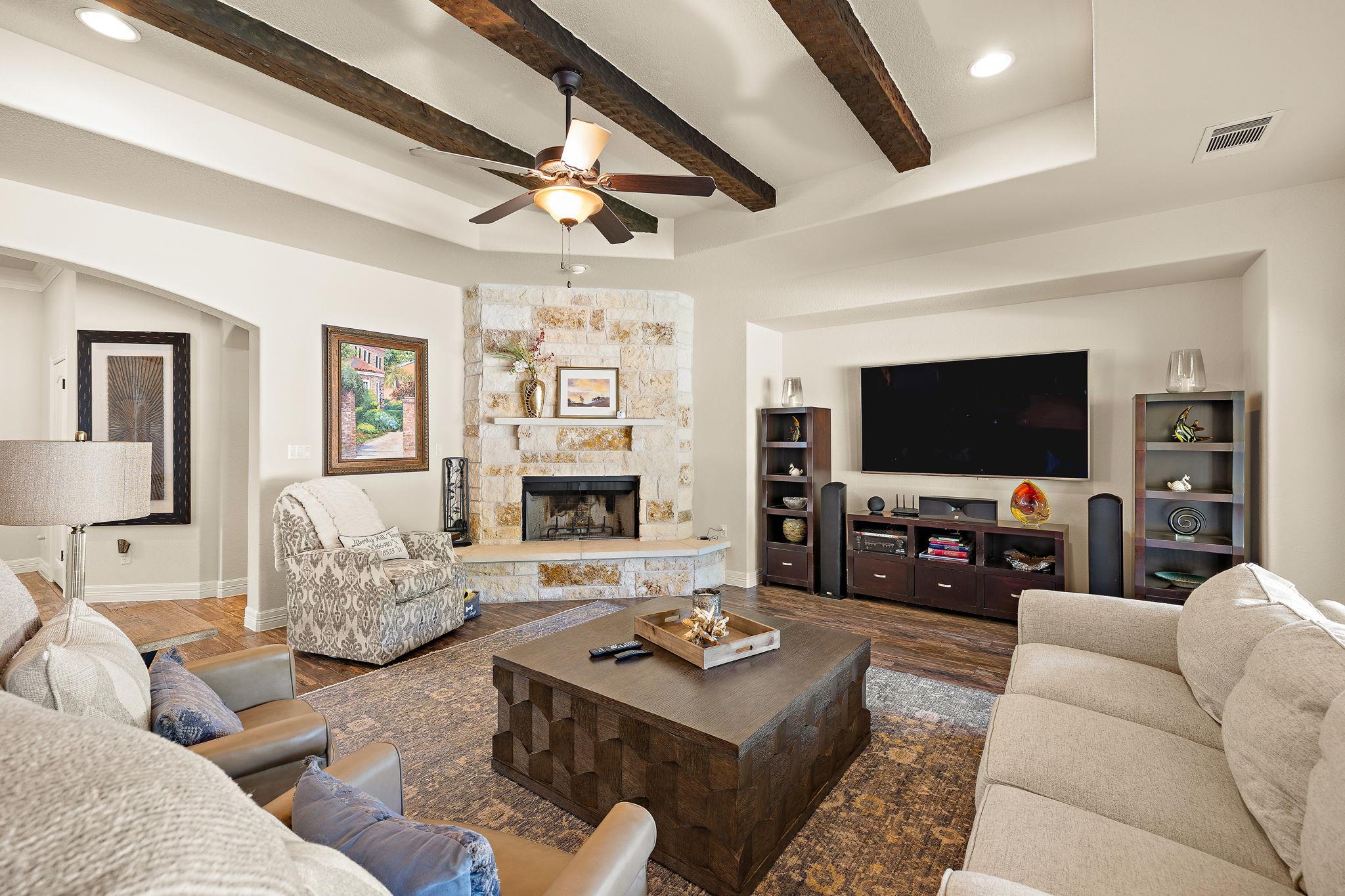 217 San Gabriel Hideaway Cv, Liberty Hill, TX 78642