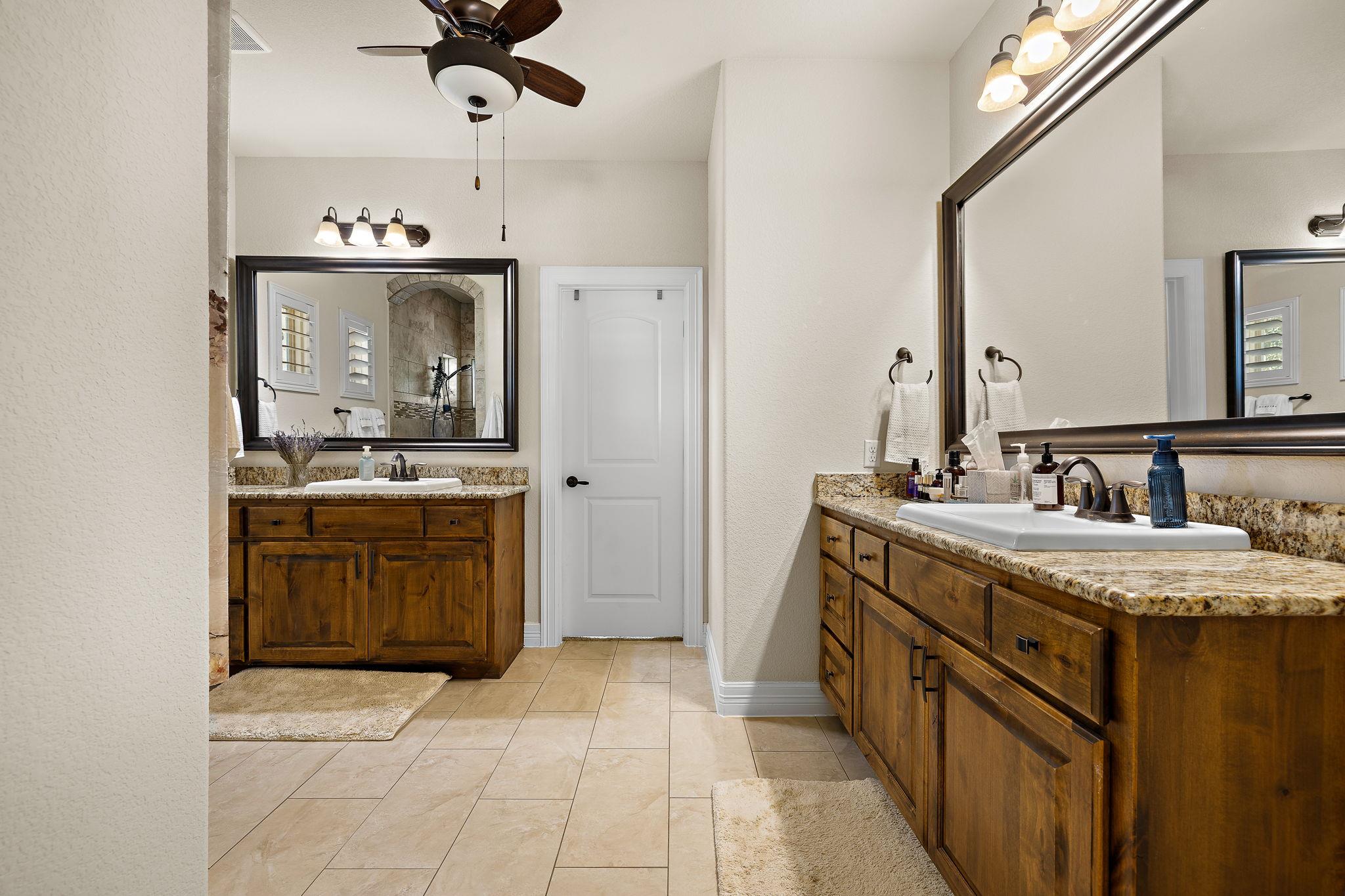 217 San Gabriel Hideaway Cv, Liberty Hill, TX 78642