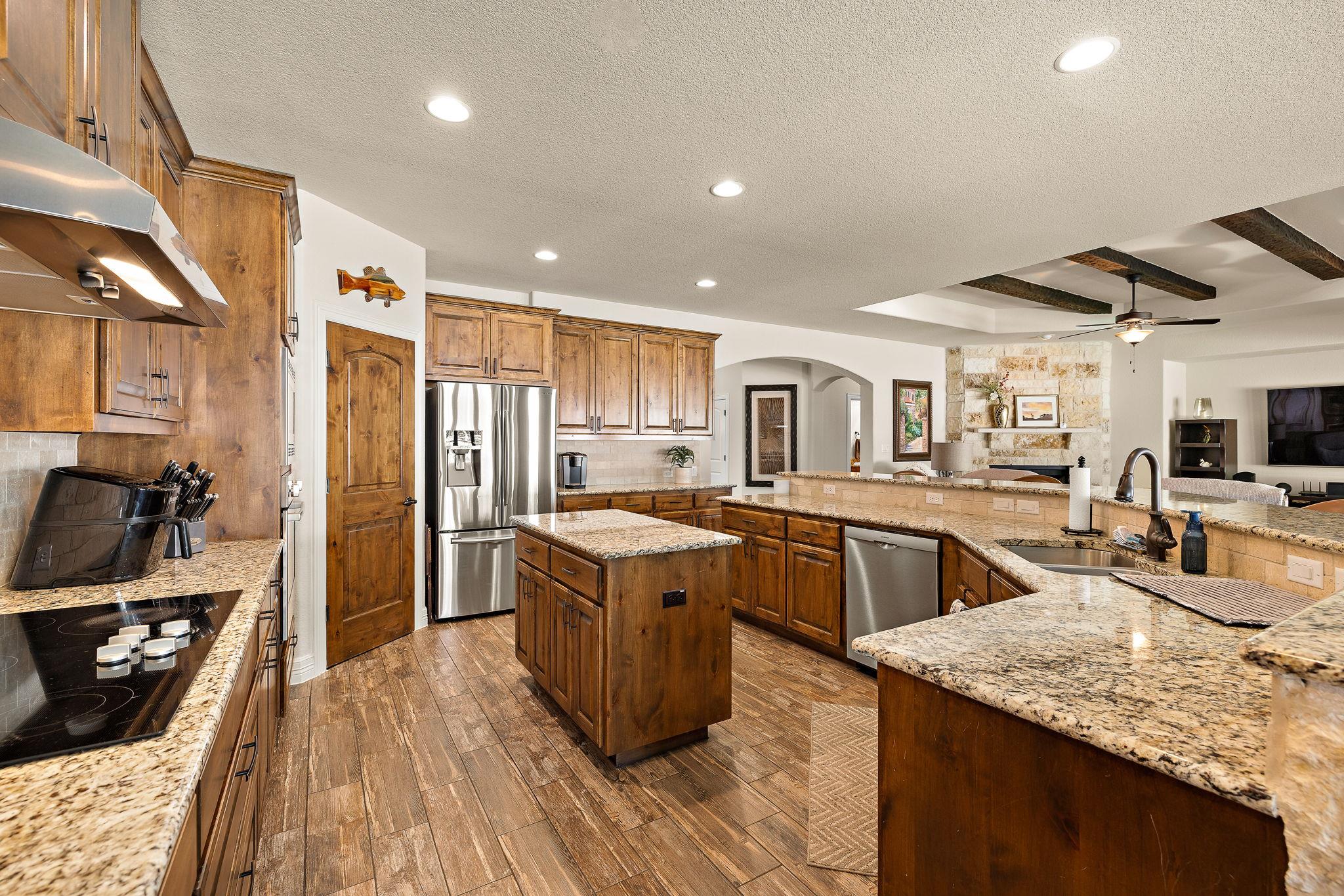 217 San Gabriel Hideaway Cv, Liberty Hill, TX 78642