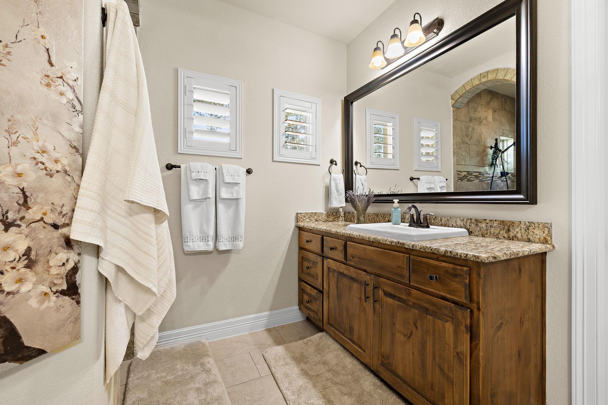 217 San Gabriel Hideaway Cv, Liberty Hill, TX 78642