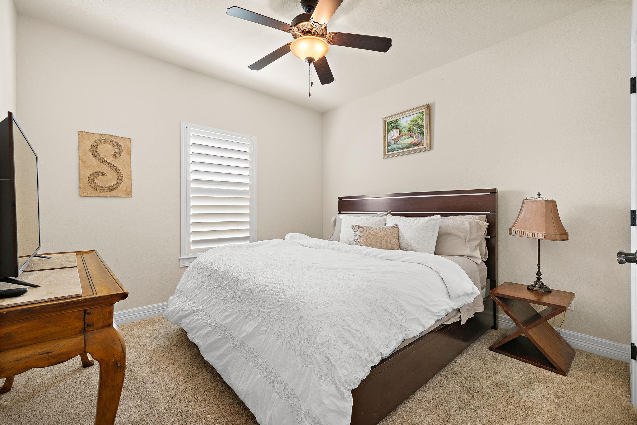 217 San Gabriel Hideaway Cv, Liberty Hill, TX 78642