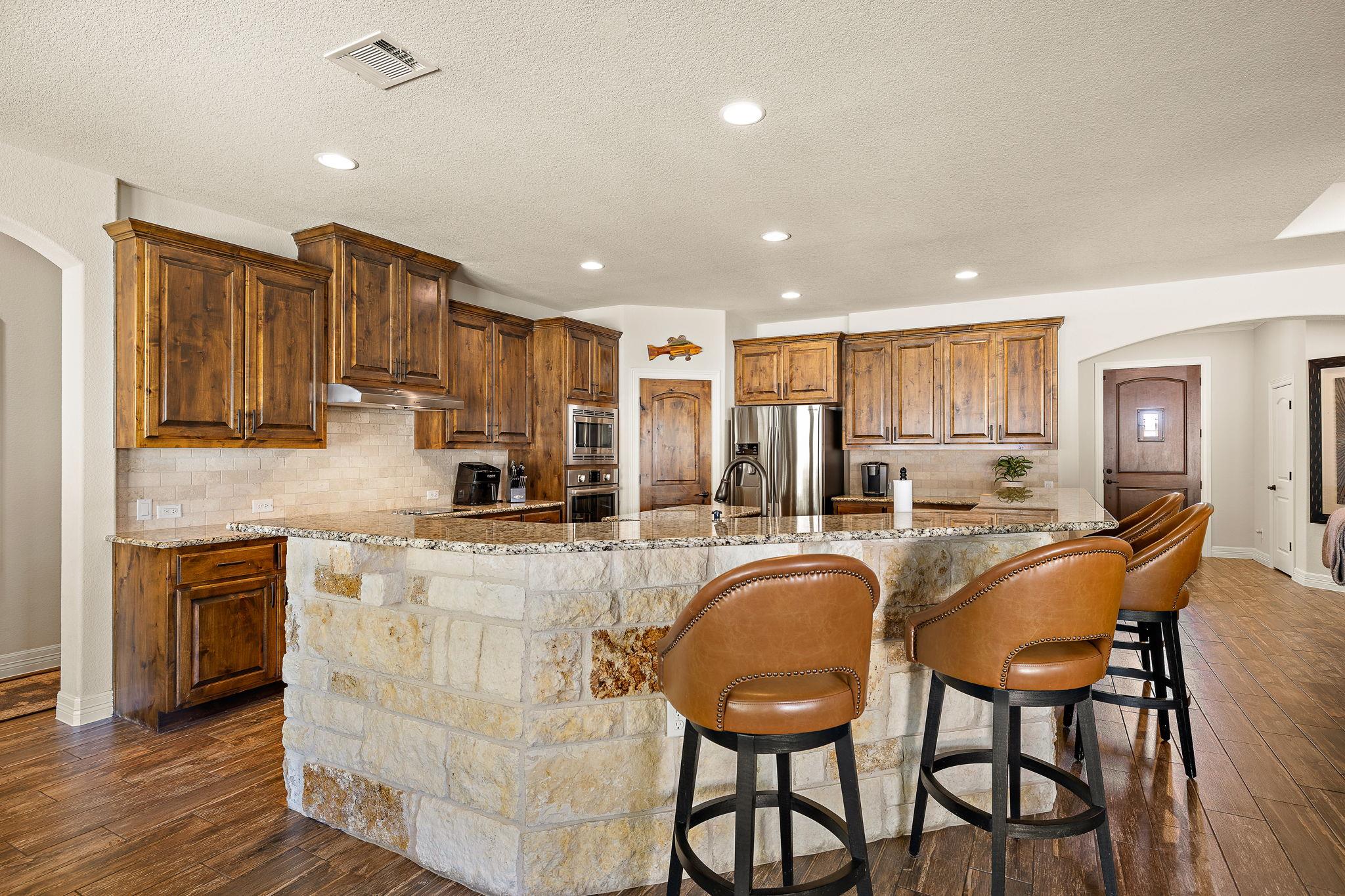 217 San Gabriel Hideaway Cv, Liberty Hill, TX 78642