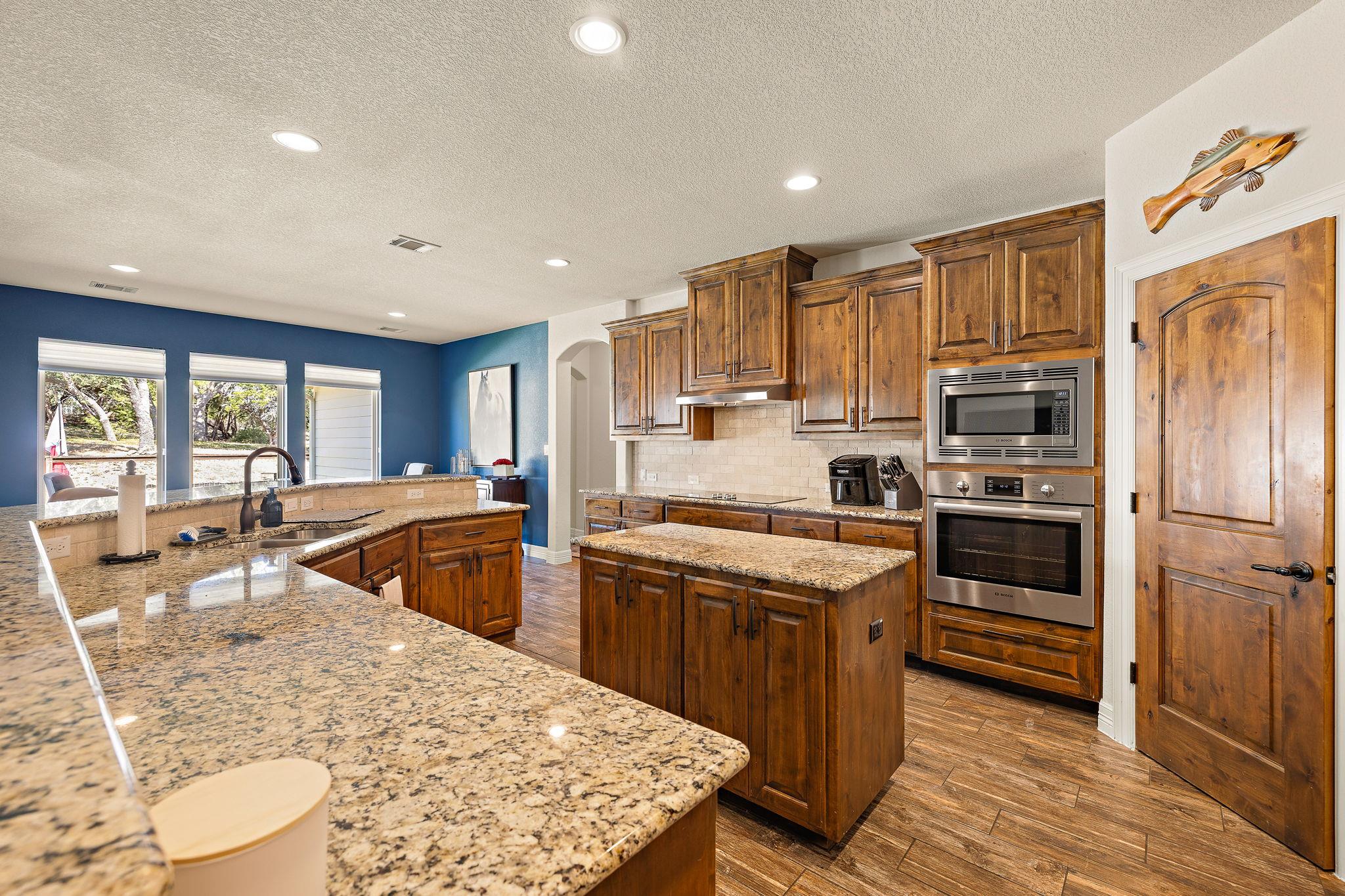 217 San Gabriel Hideaway Cv, Liberty Hill, TX 78642