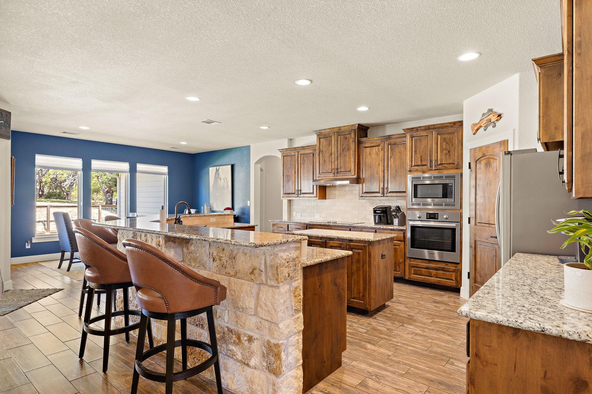 217 San Gabriel Hideaway Cv, Liberty Hill, TX 78642