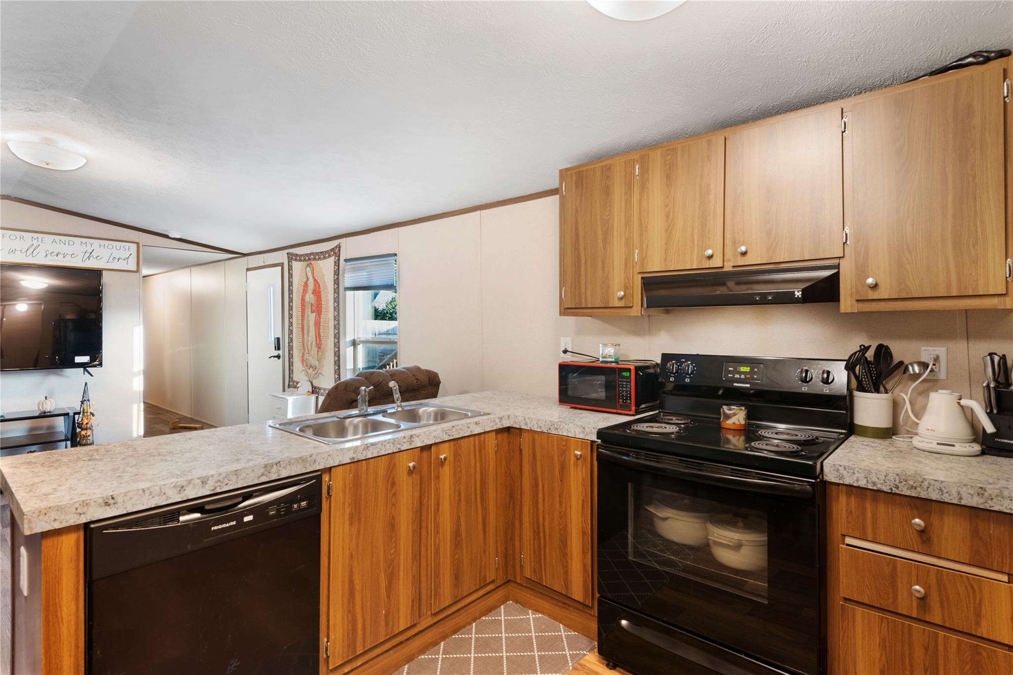 304 Regina Dr, Buda, TX 78610