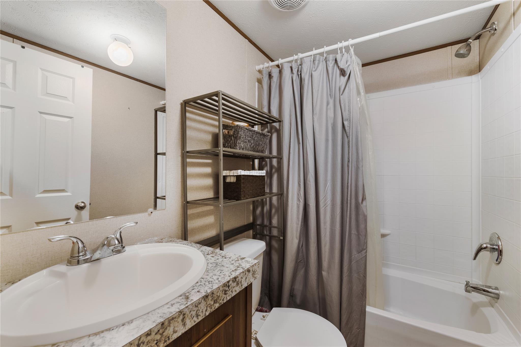 304 Regina Dr, Buda, TX 78610