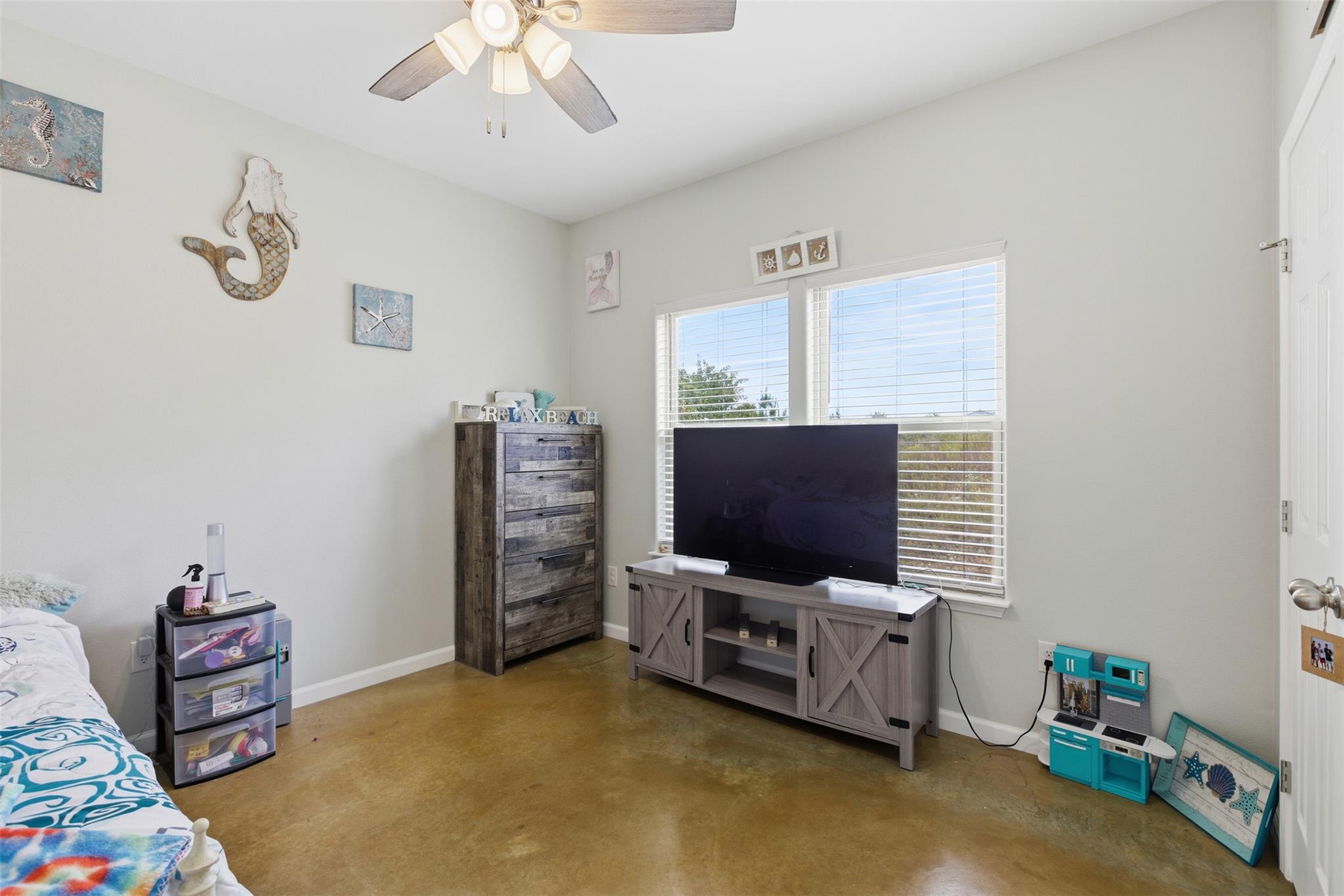 152 Spring Hollow Trl, Smithville, TX 78957