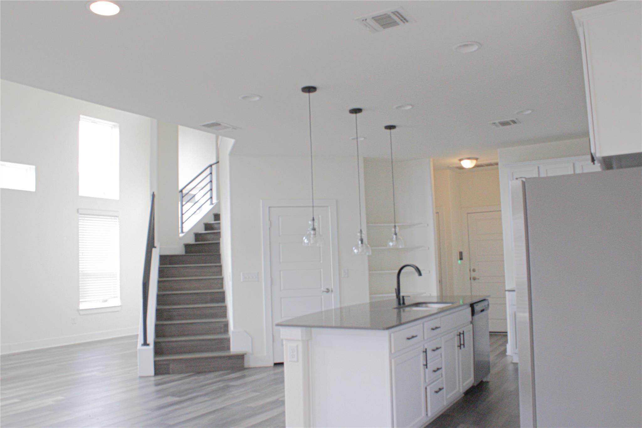 7113 Sienna Rouge Path, Austin, TX 78744