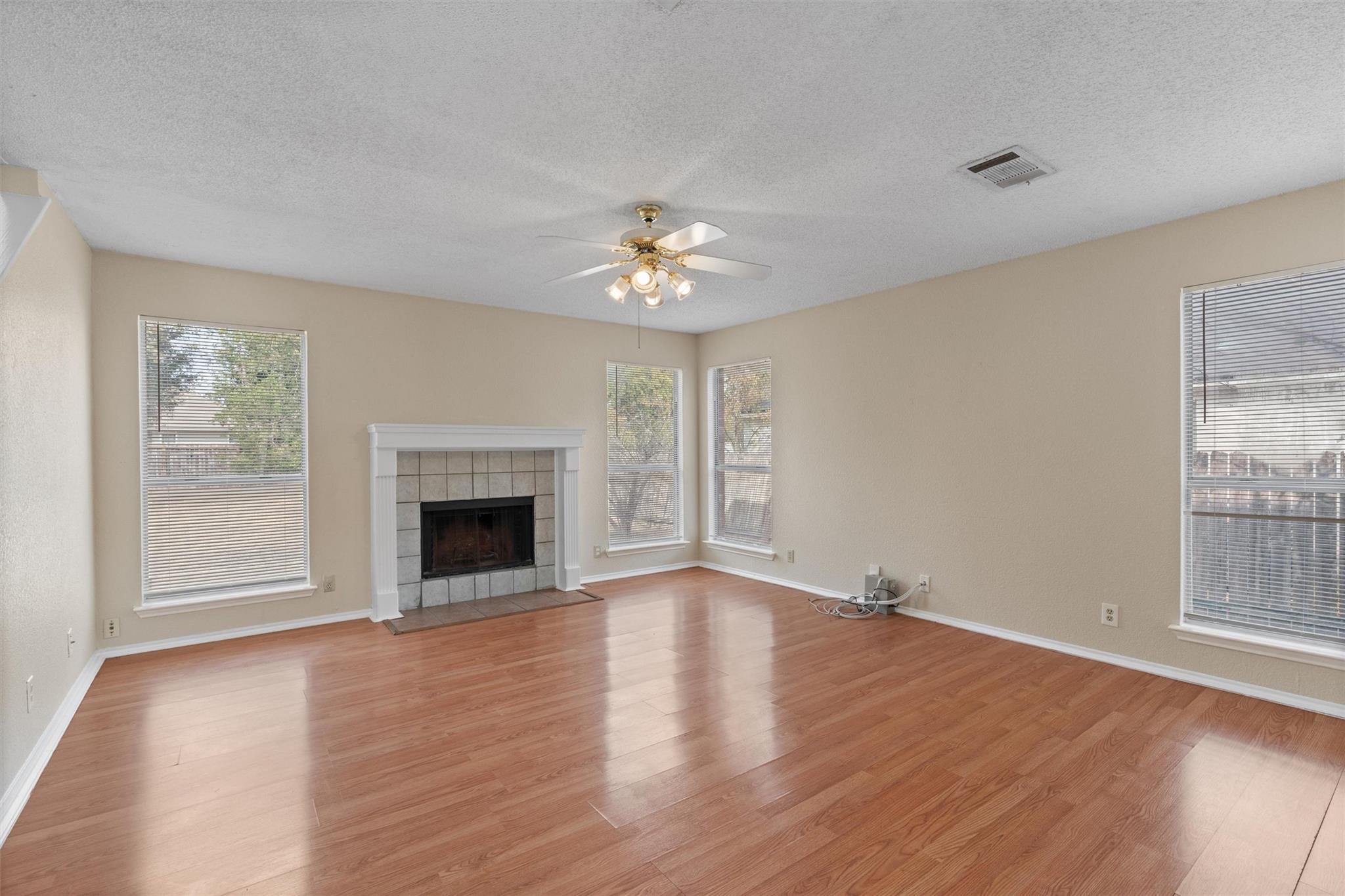 716 Camp Fire Trl, Pflugerville, TX 78660