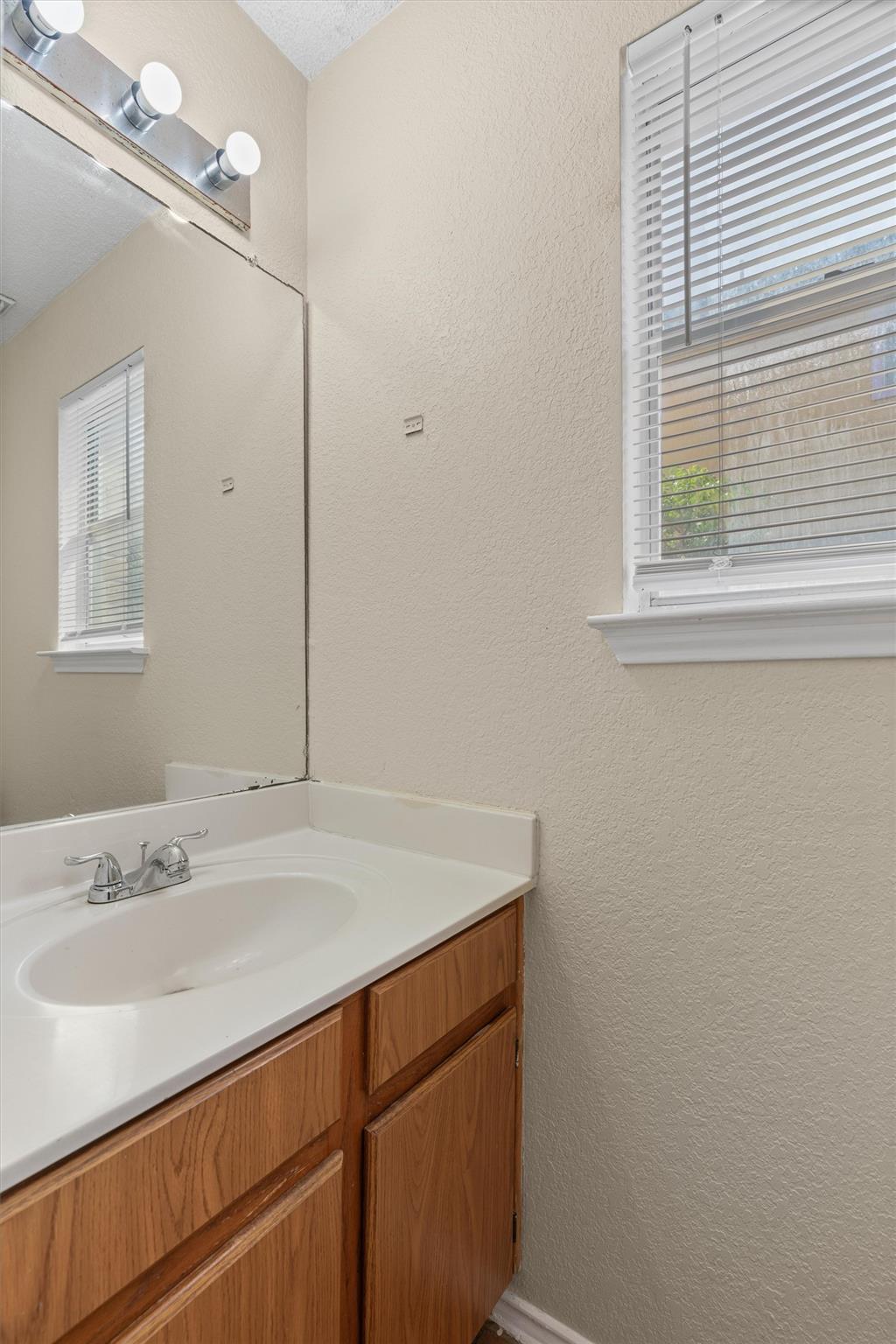 716 Camp Fire Trl, Pflugerville, TX 78660