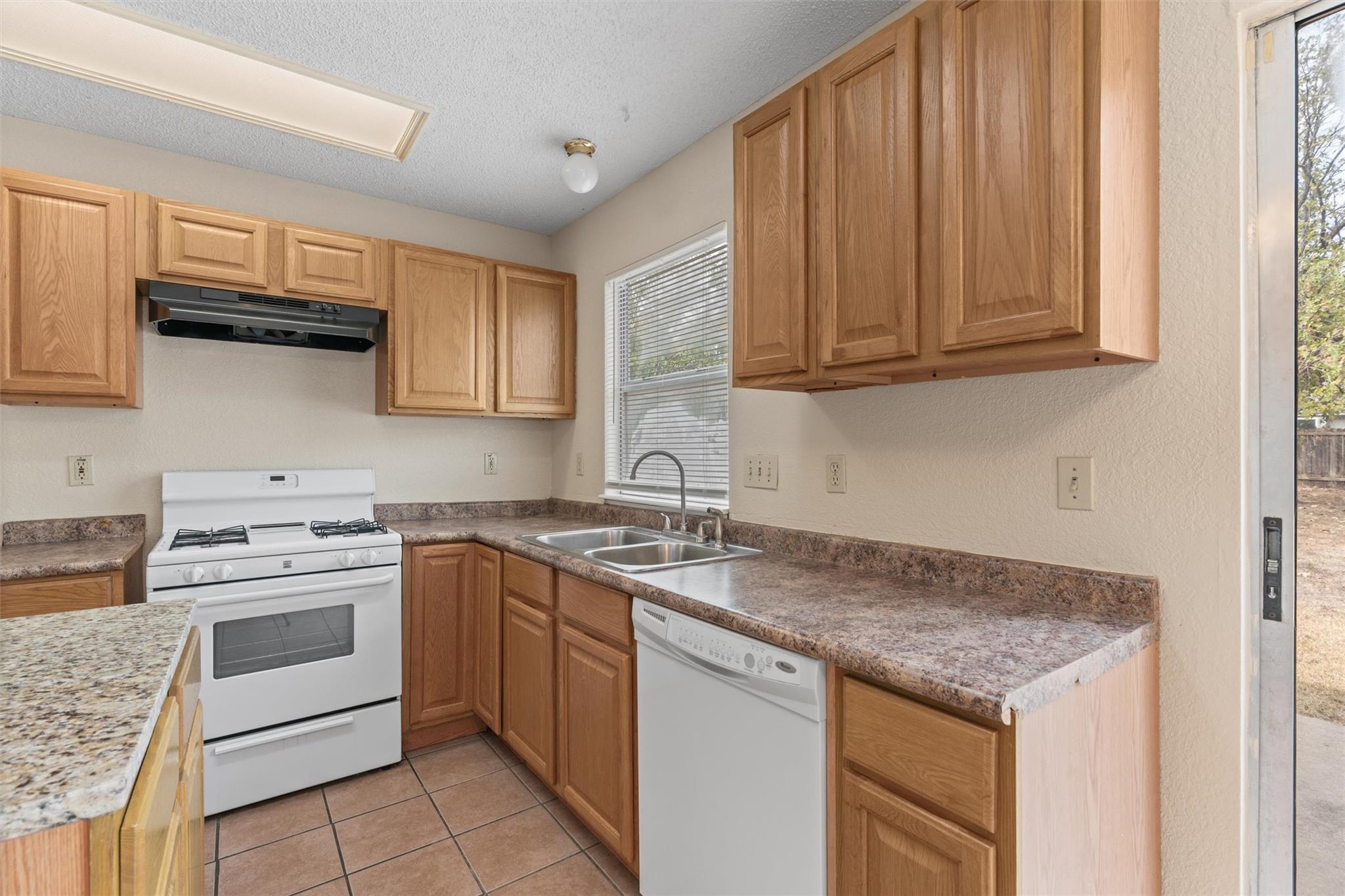 716 Camp Fire Trl, Pflugerville, TX 78660