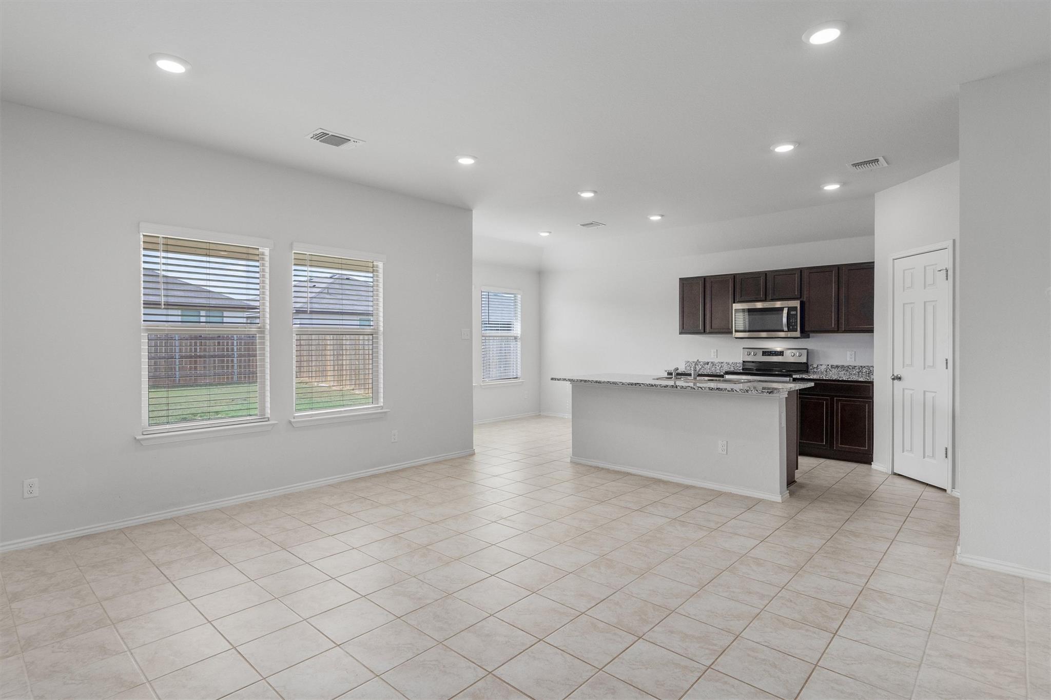 108 Ragnar Dr, Jarrell, TX 76537