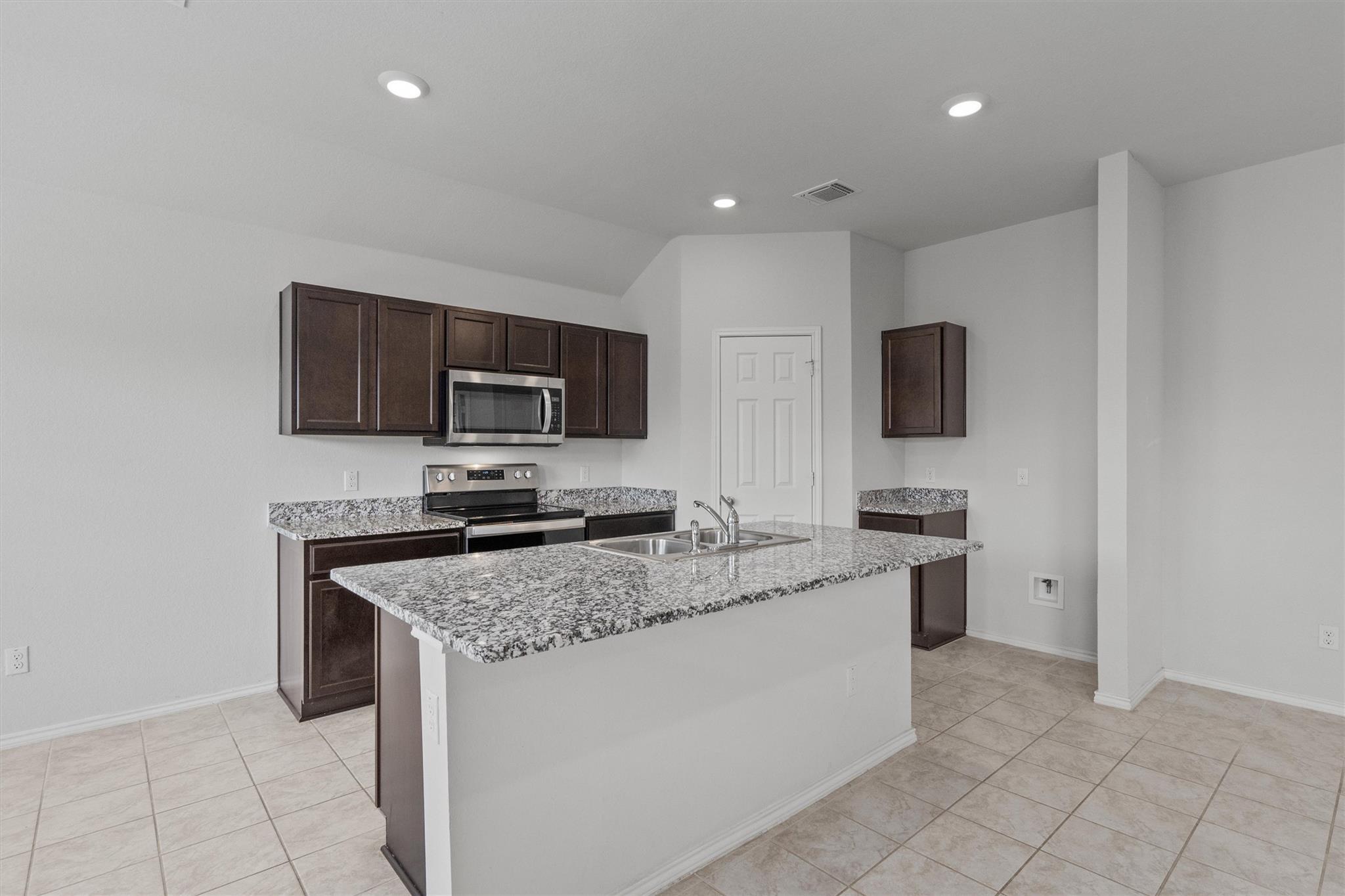 108 Ragnar Dr, Jarrell, TX 76537