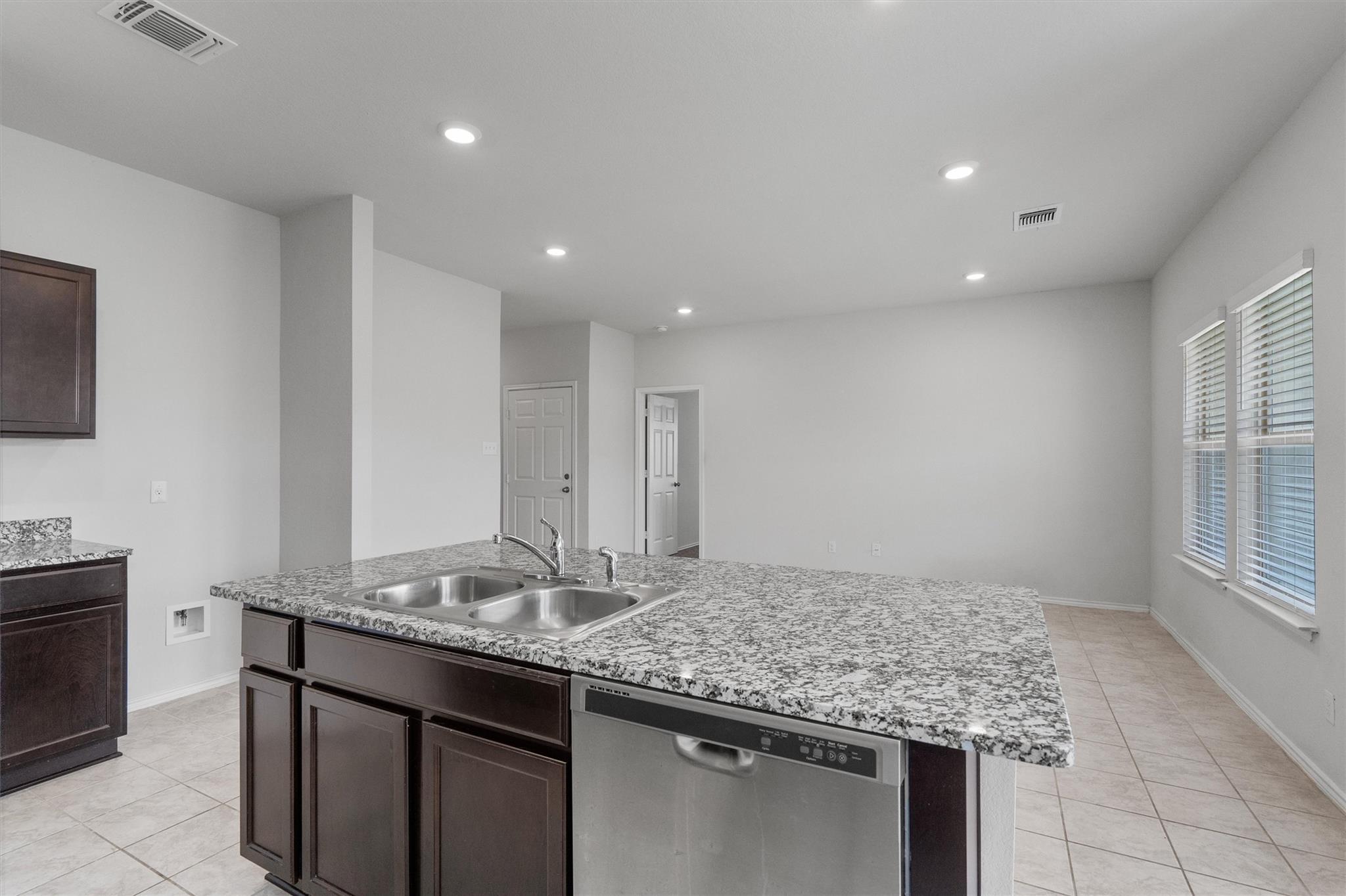 108 Ragnar Dr, Jarrell, TX 76537