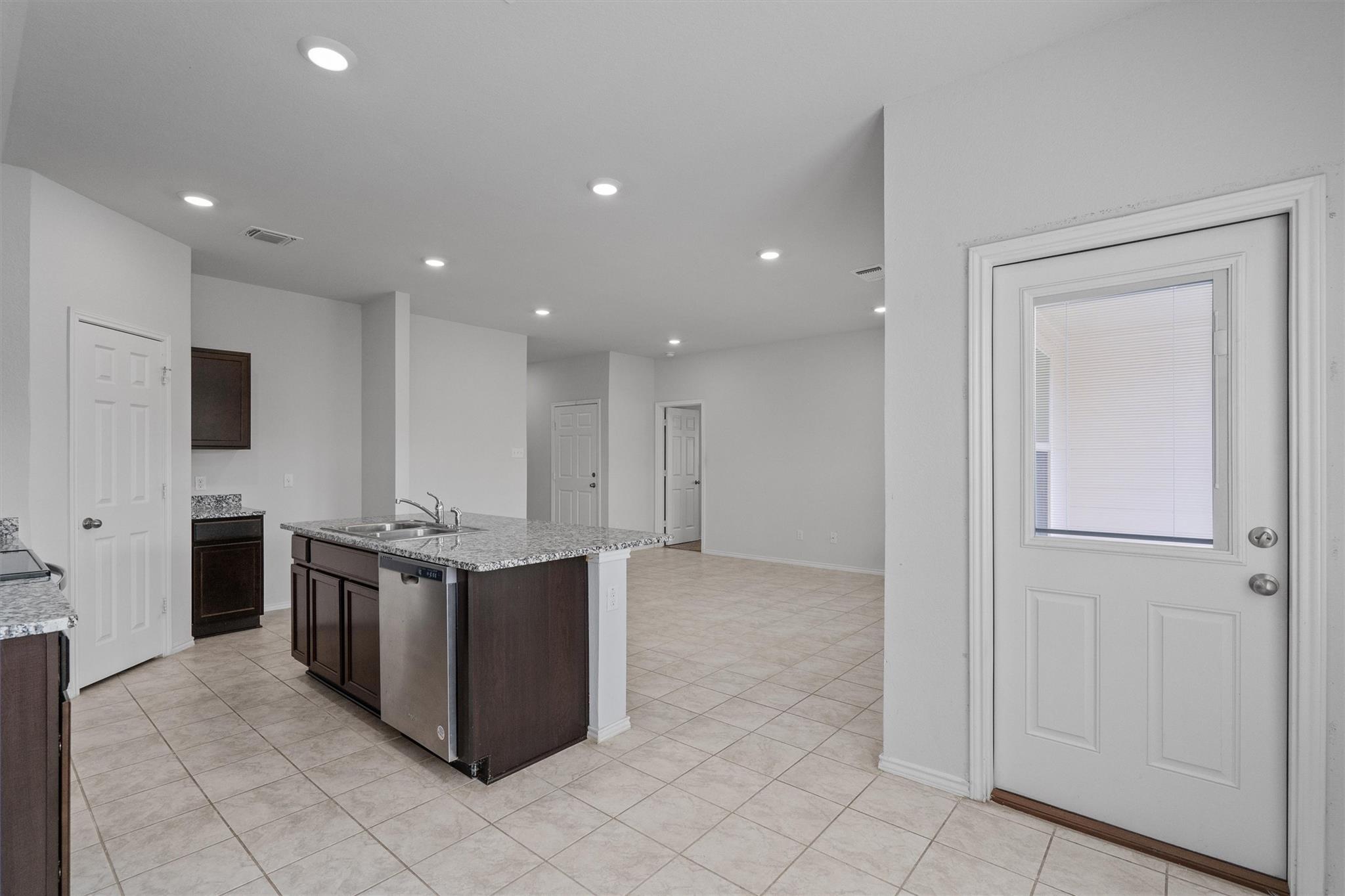 108 Ragnar Dr, Jarrell, TX 76537