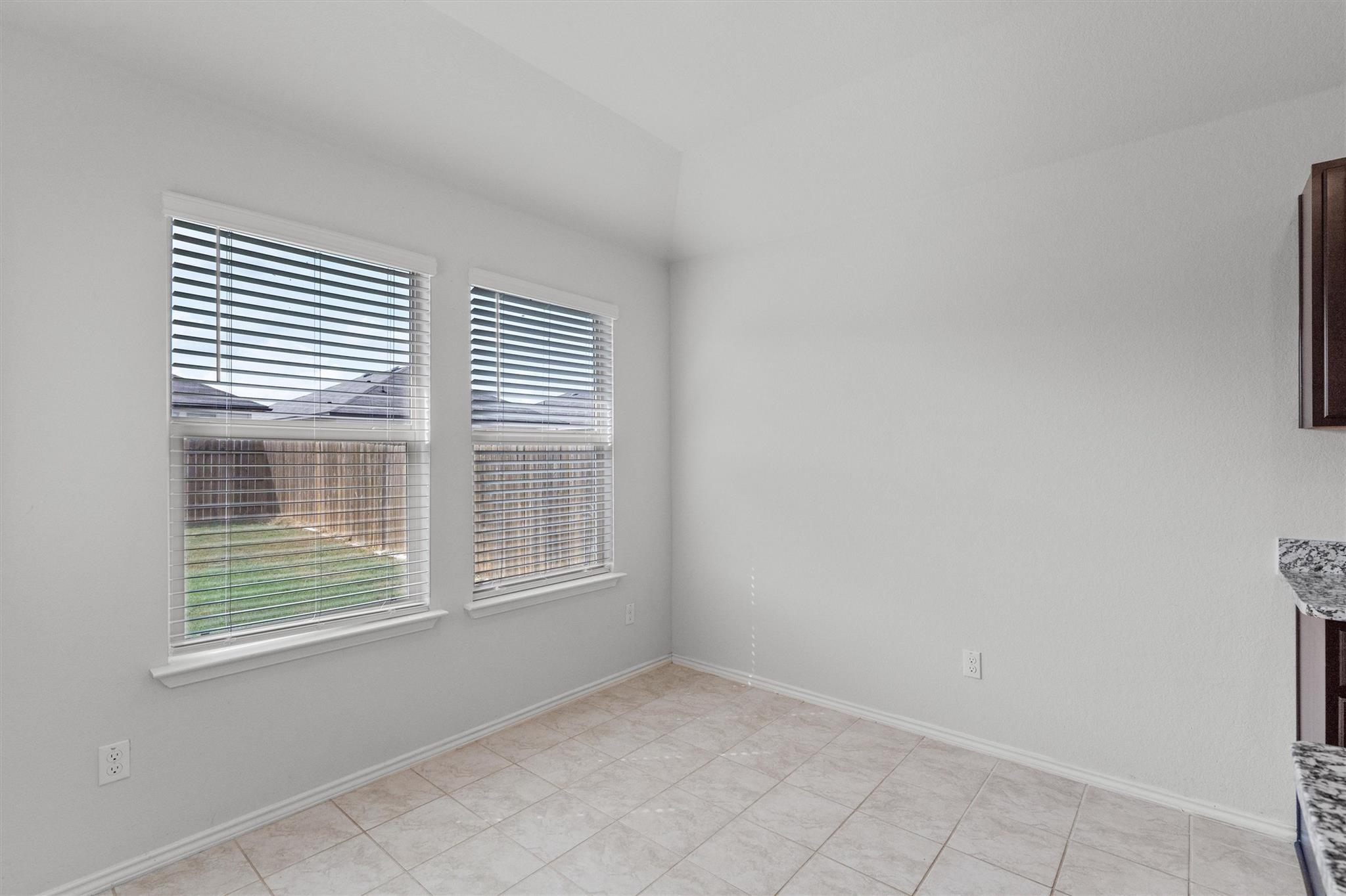 108 Ragnar Dr, Jarrell, TX 76537