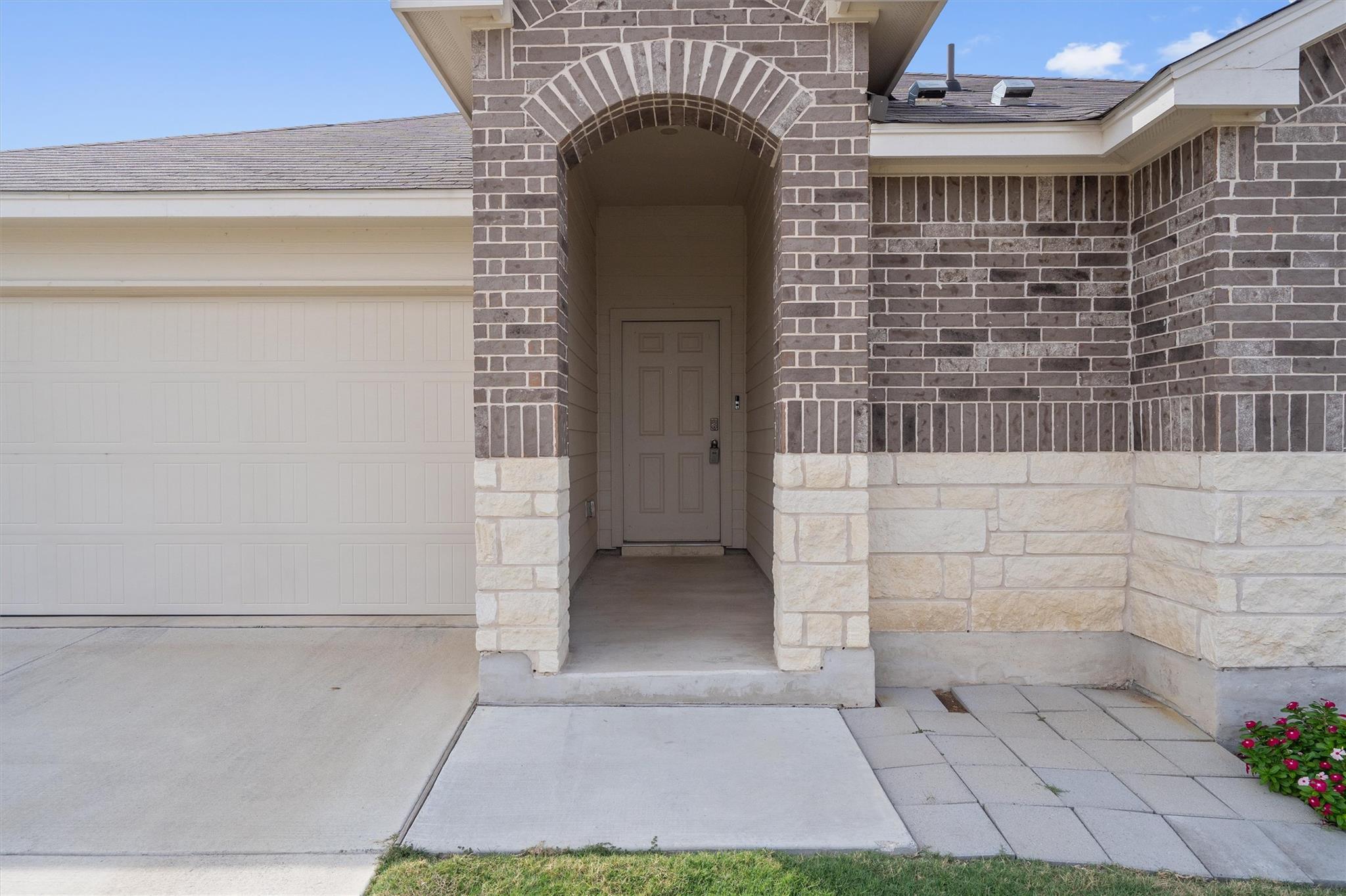 108 Ragnar Dr, Jarrell, TX 76537