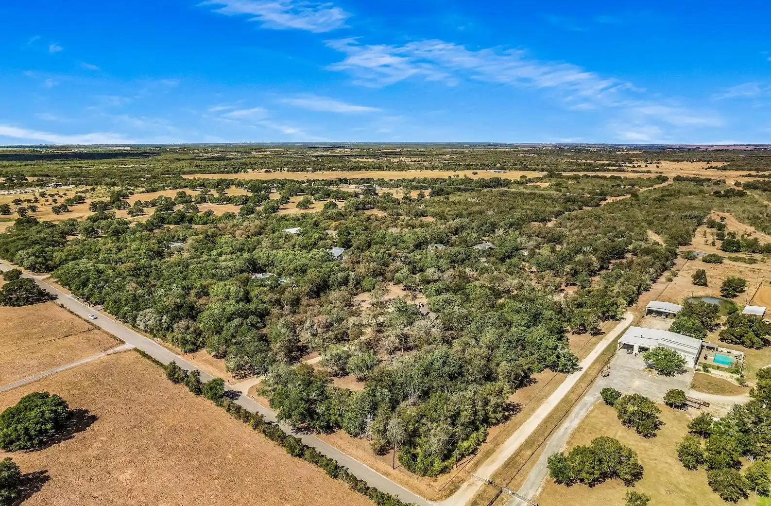 486 Westwood Rd, Lockhart, TX 78644