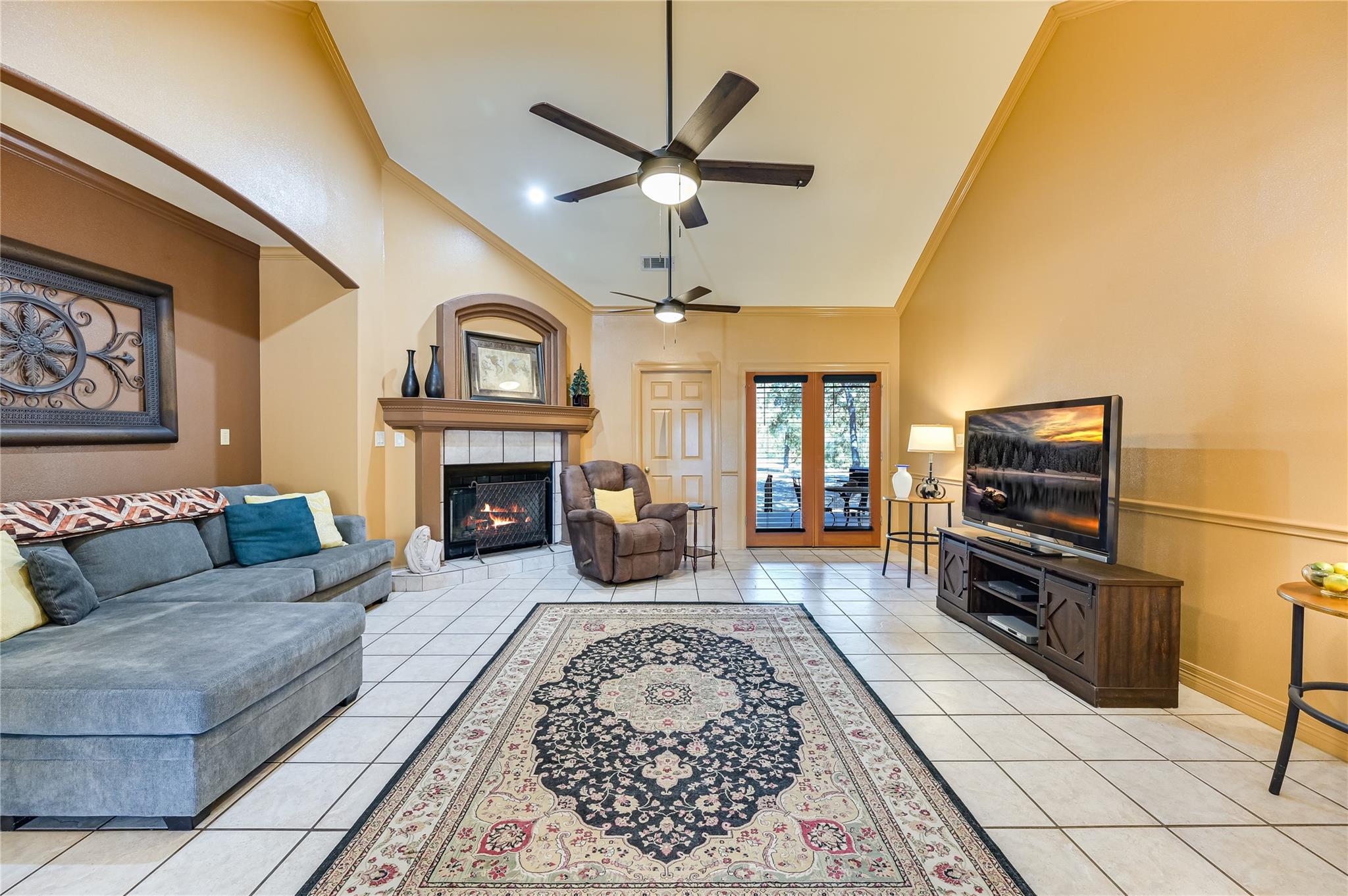 486 Westwood Rd, Lockhart, TX 78644