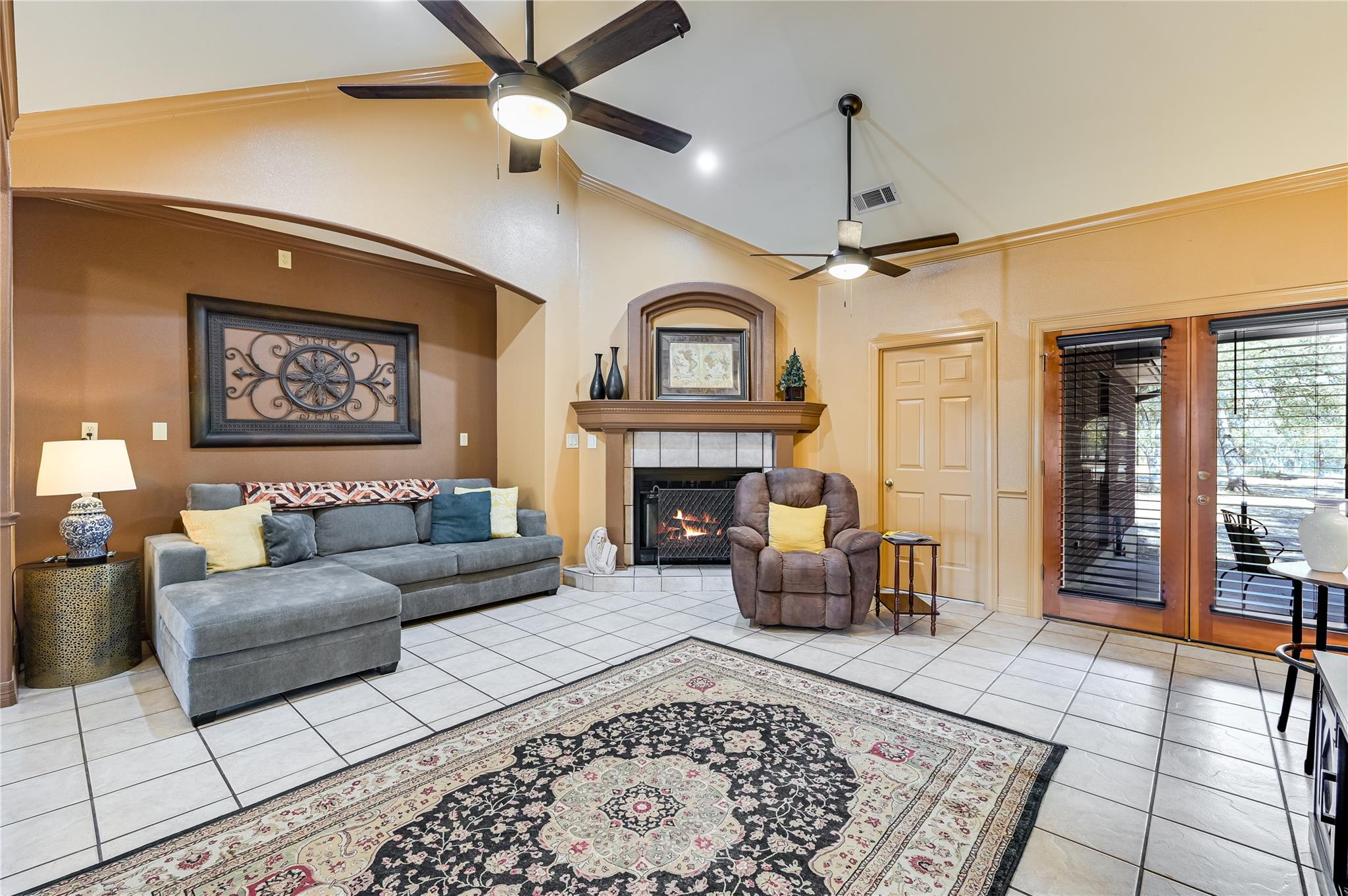 486 Westwood Rd, Lockhart, TX 78644