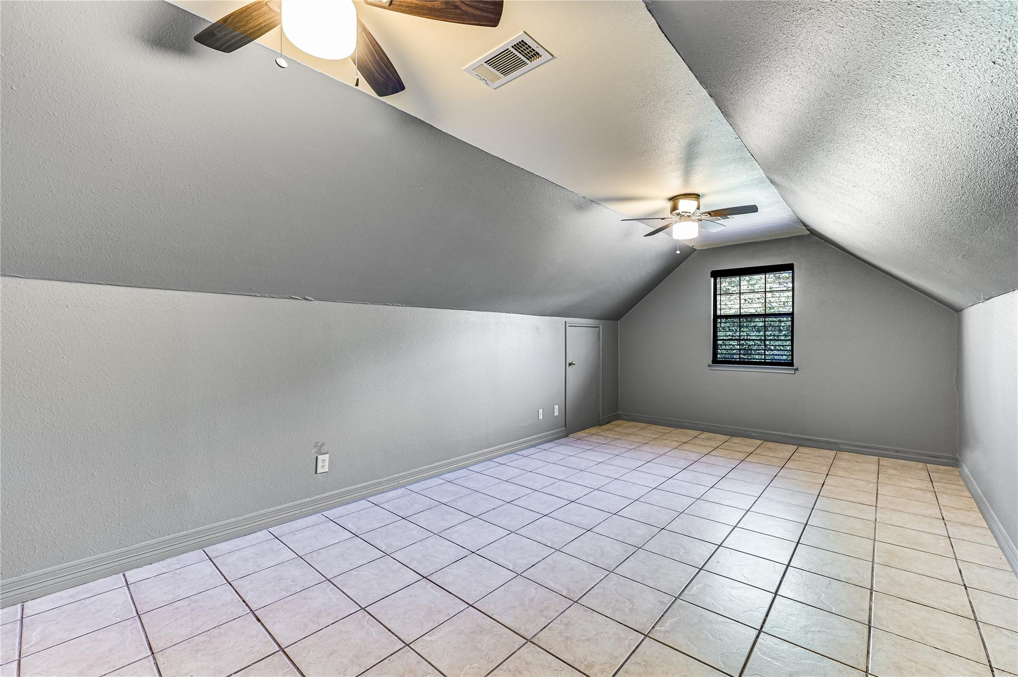 486 Westwood Rd, Lockhart, TX 78644