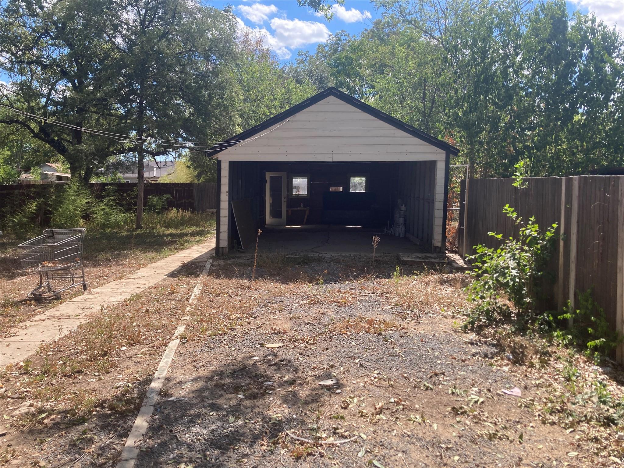 202 W Sayers Ave, San Antonio, TX 78214