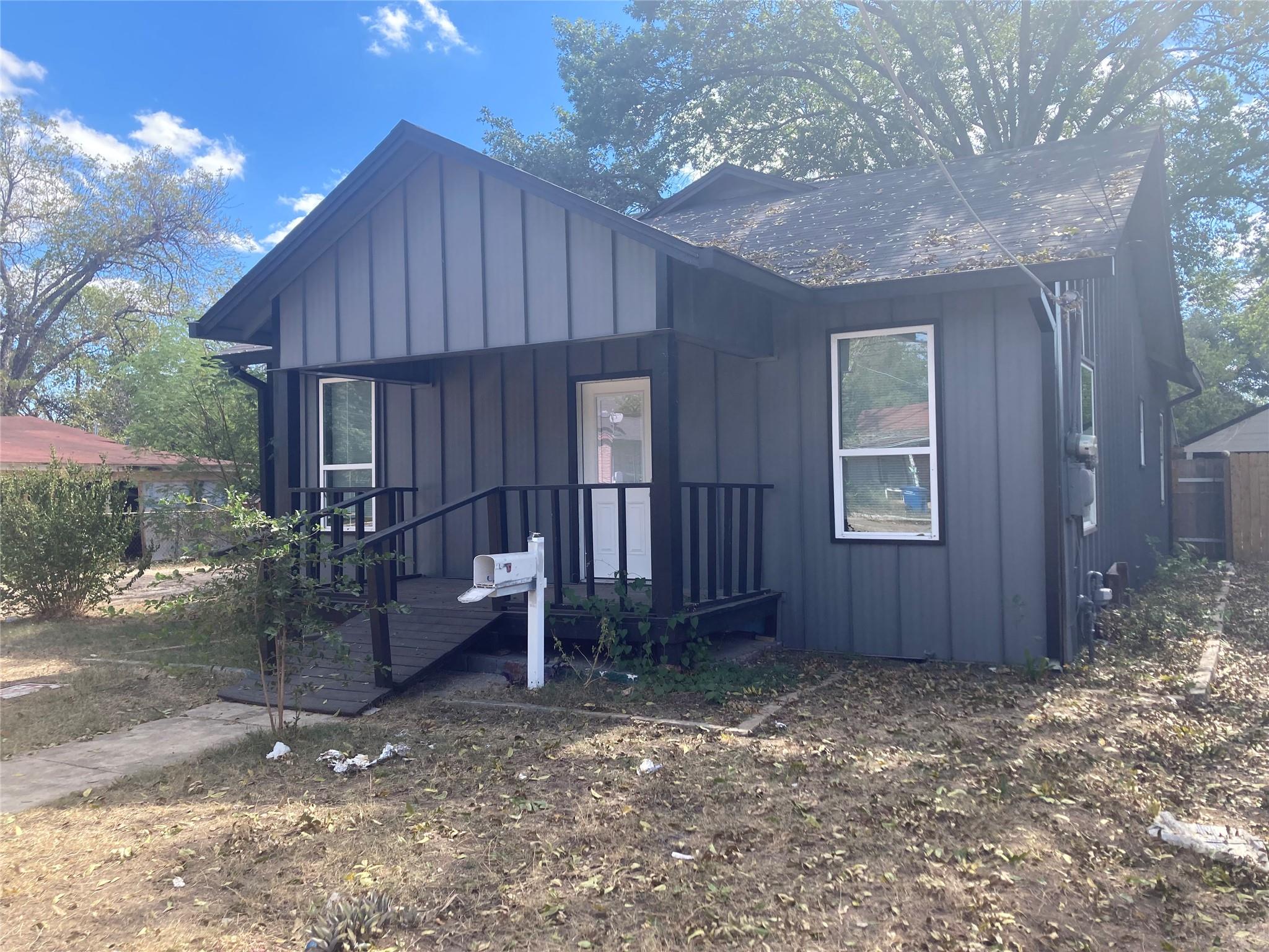 202 W Sayers Ave, San Antonio, TX 78214