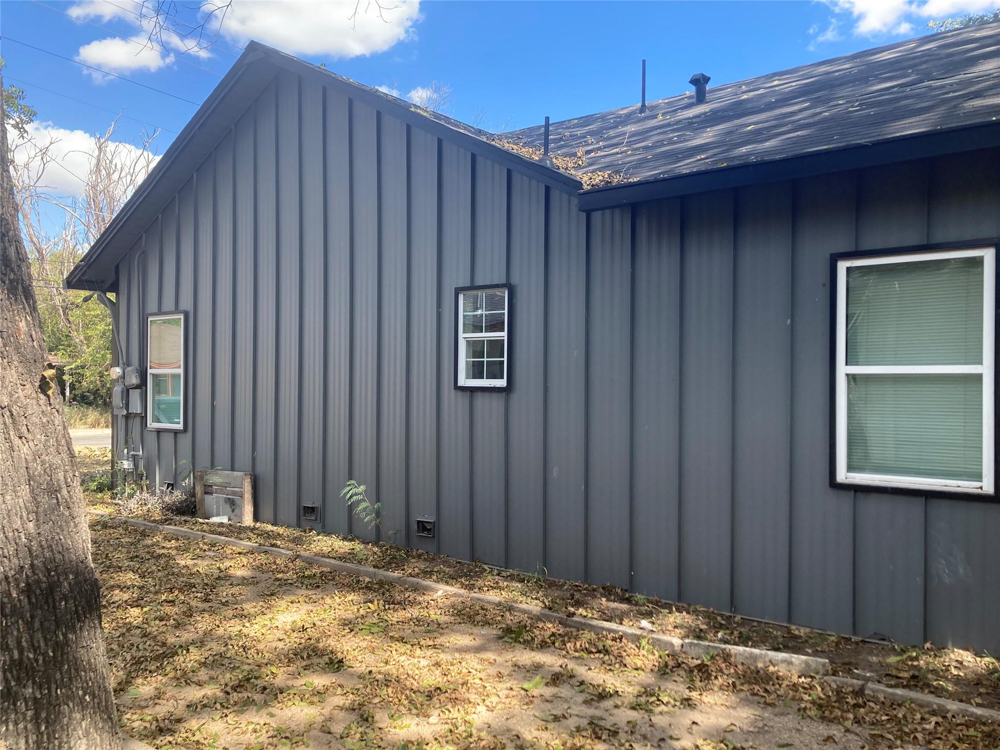 202 W Sayers Ave, San Antonio, TX 78214