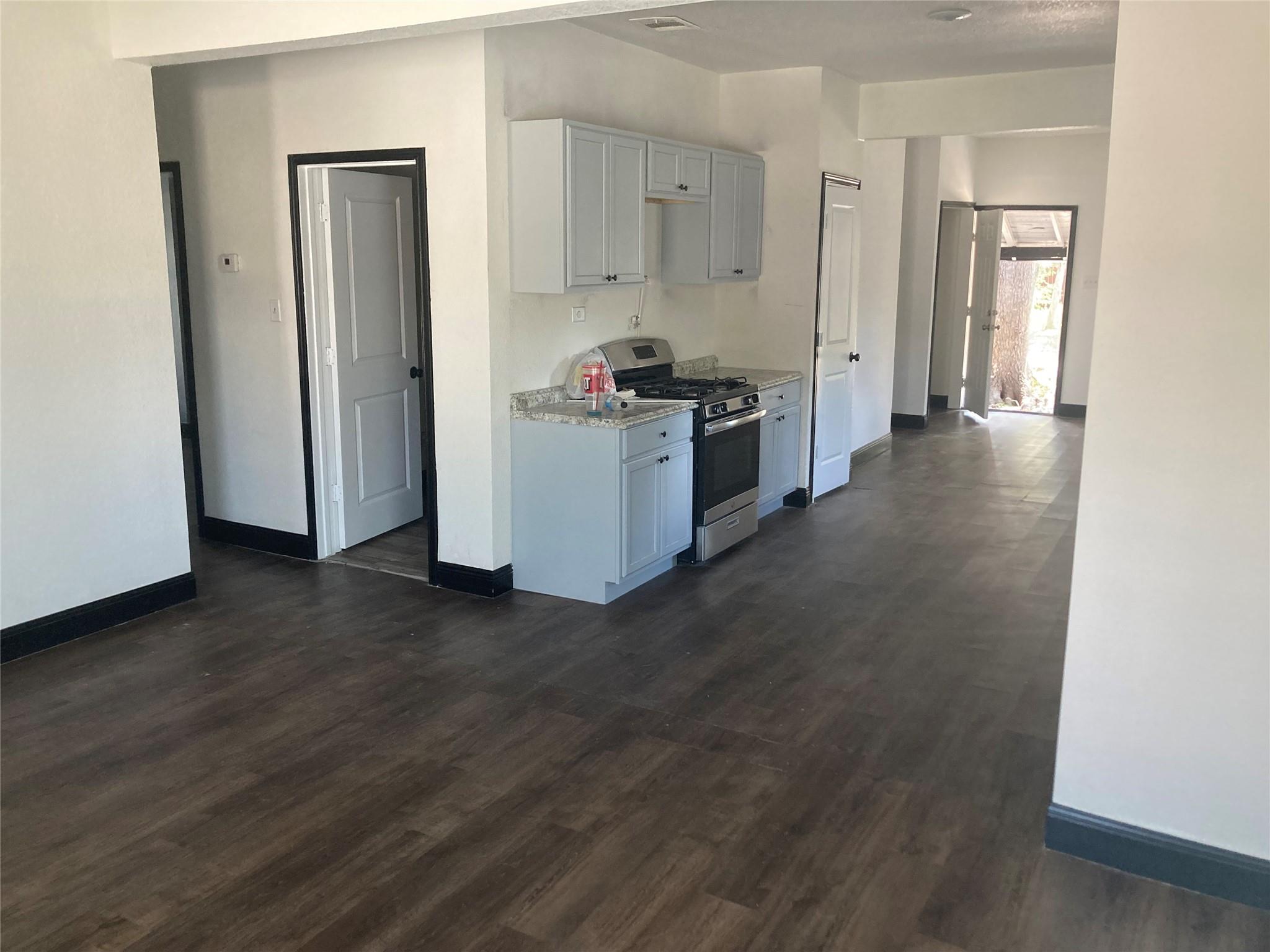 202 W Sayers Ave, San Antonio, TX 78214