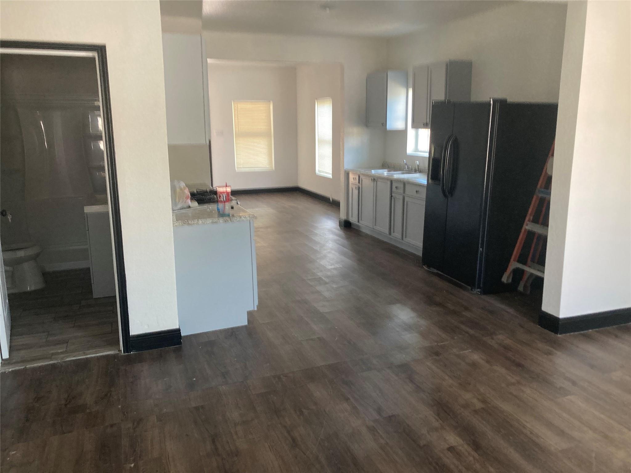 202 W Sayers Ave, San Antonio, TX 78214