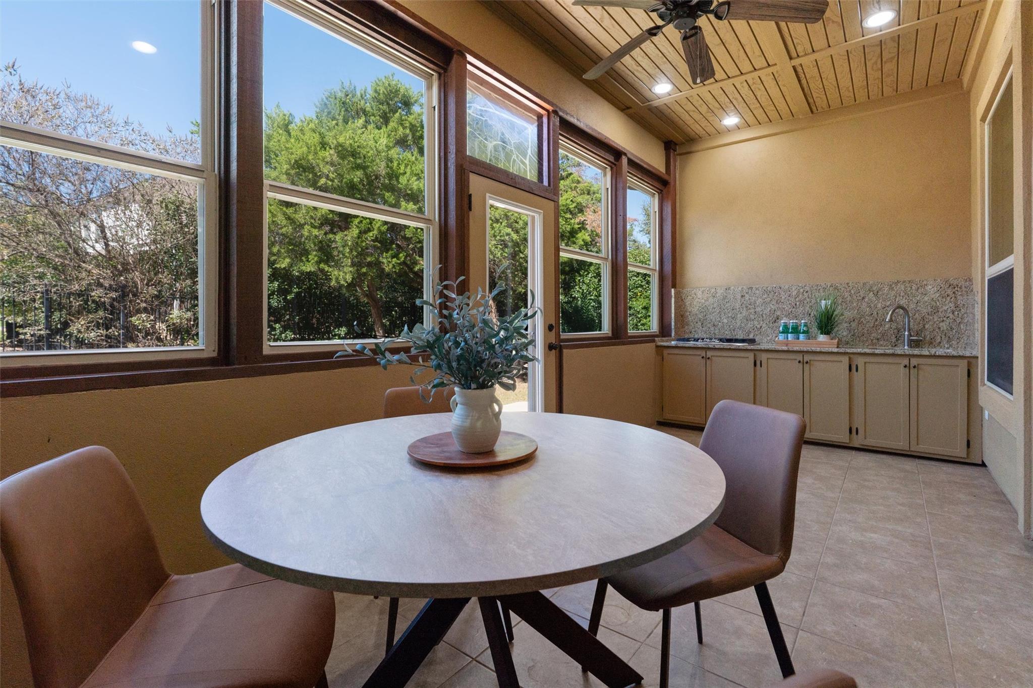 1913 Harvest Dance Dr, Leander, TX 78641