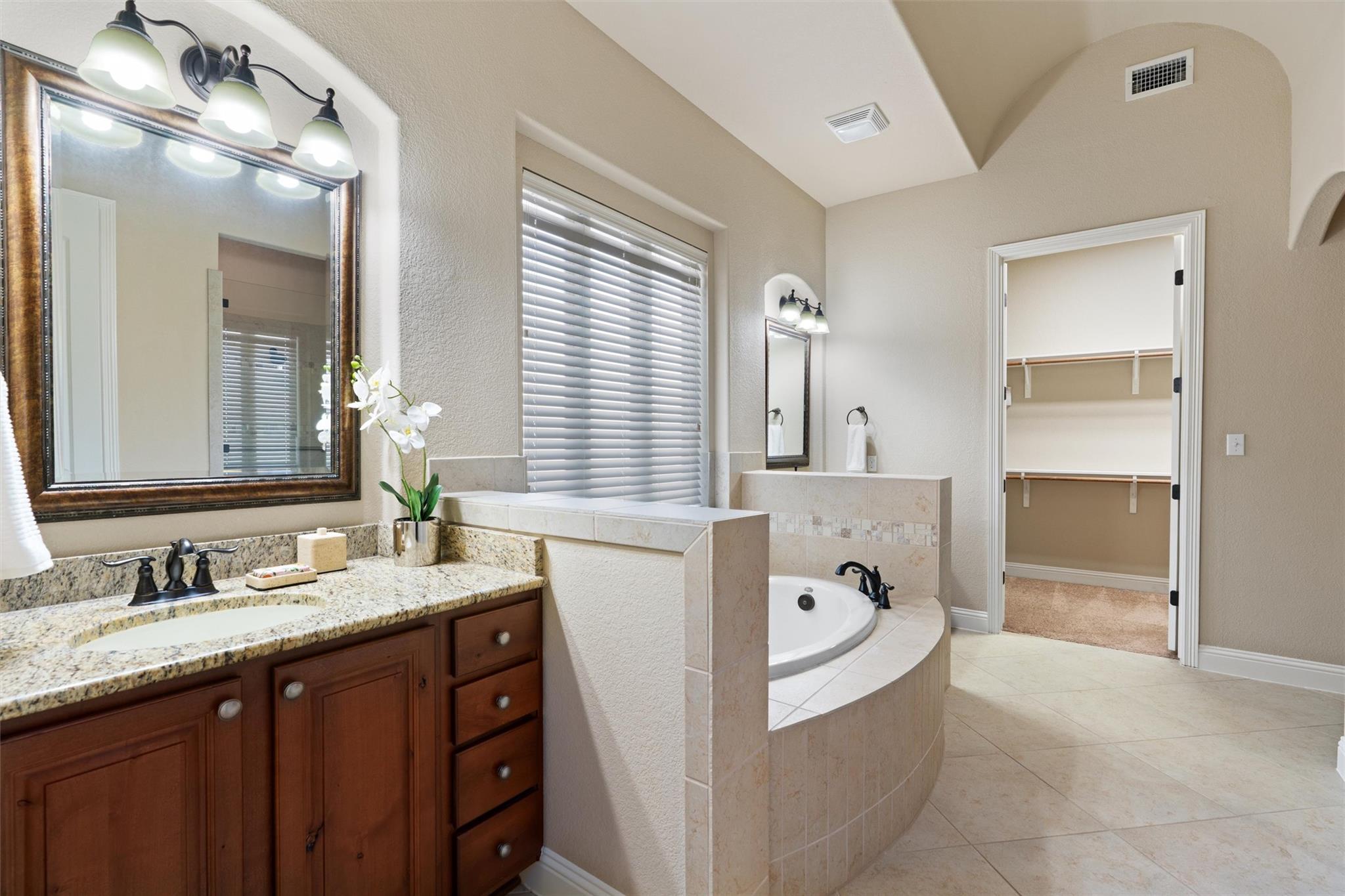 1913 Harvest Dance Dr, Leander, TX 78641