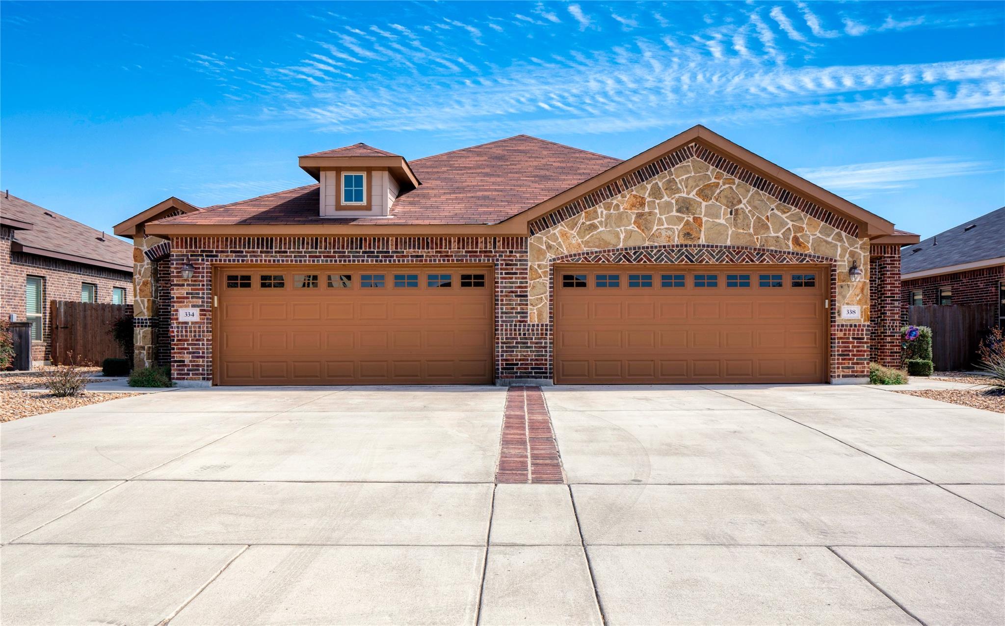 334-338 Creekside Curve Curv, New Braunfels, TX 78130