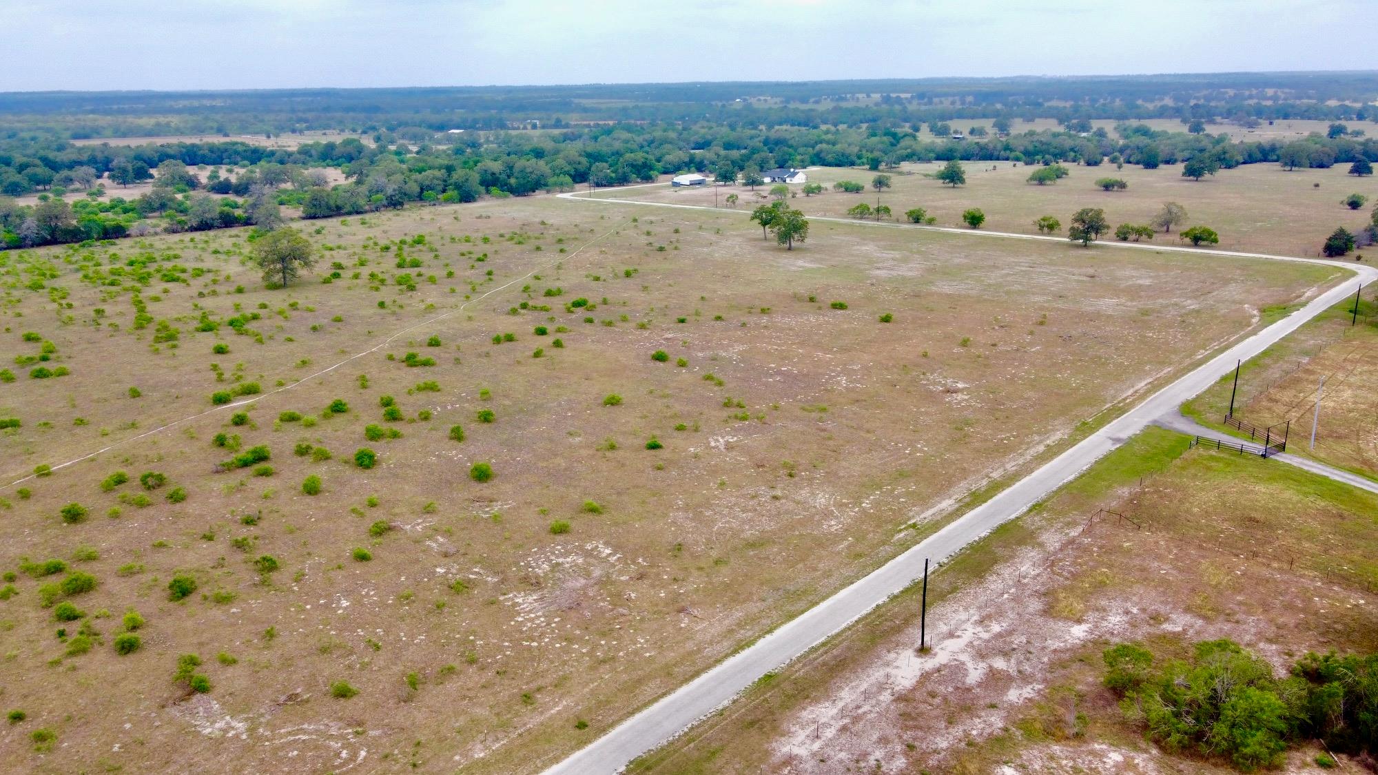 3 Big Sky Ranch Rd, Smithville, TX 78957