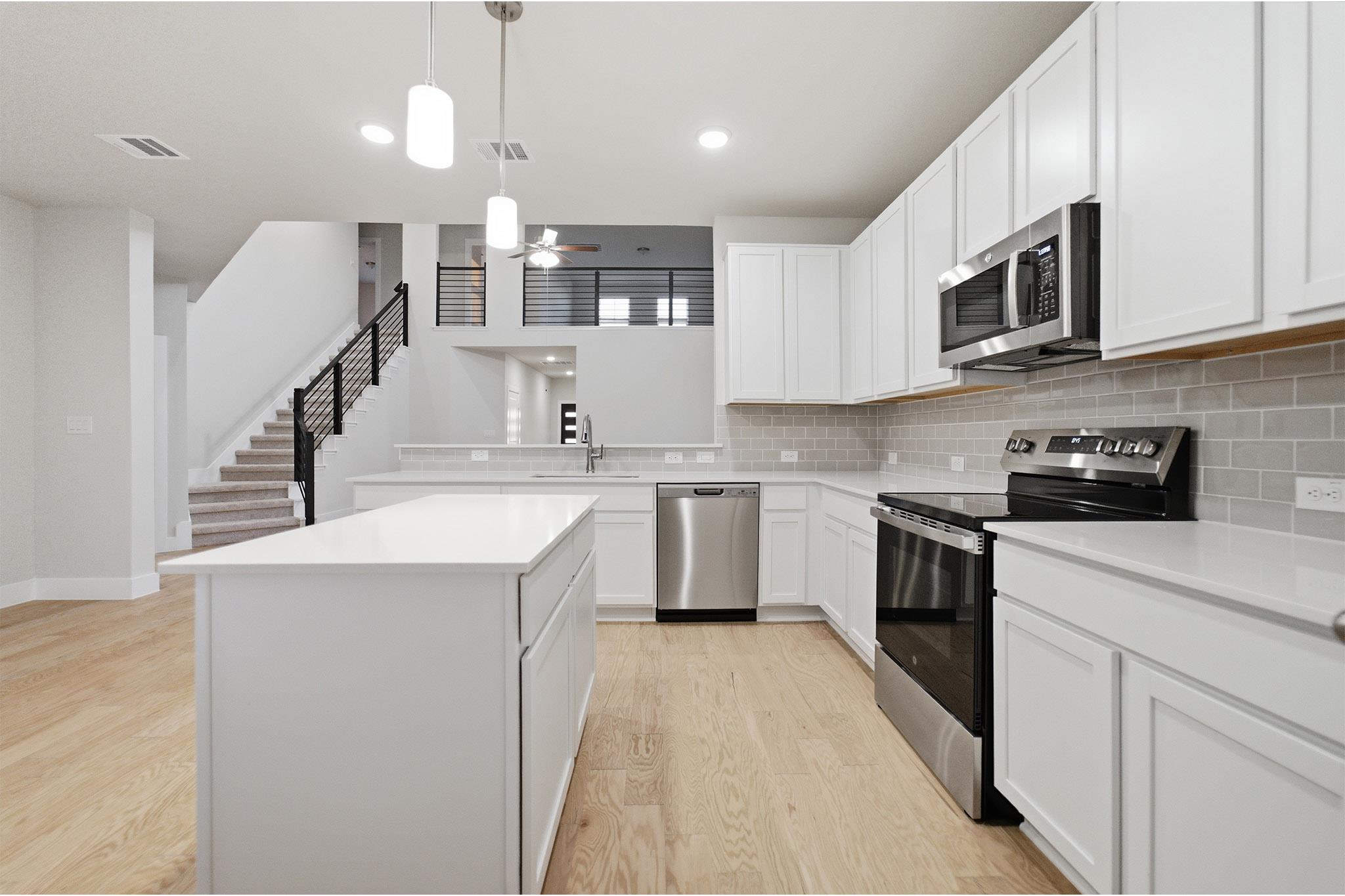 200 Quail Convey Dr, Jarrell, TX 76537