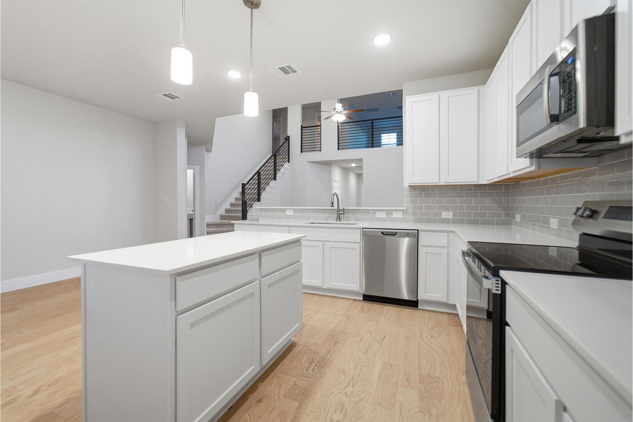 200 Quail Convey Dr, Jarrell, TX 76537