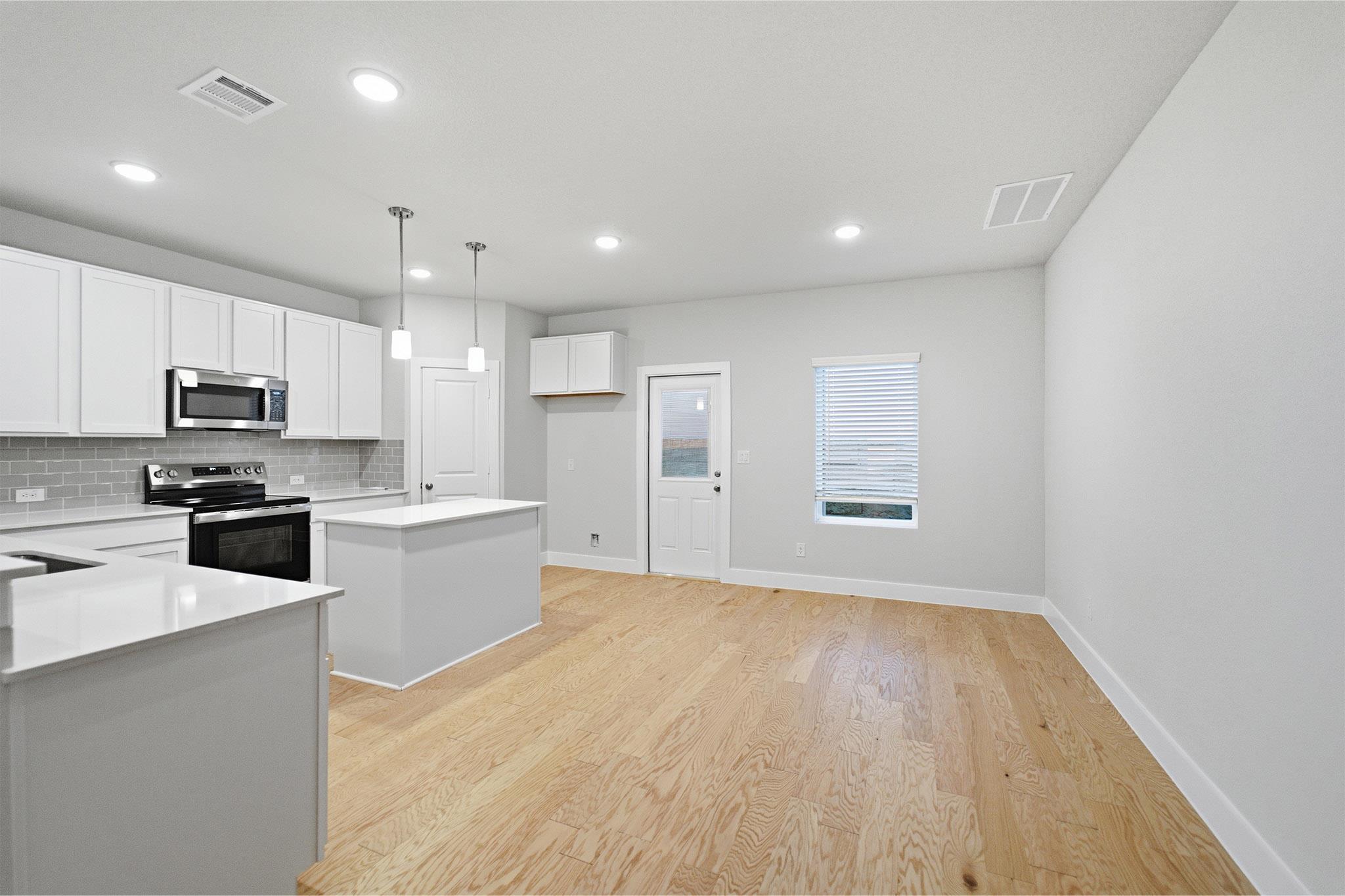 200 Quail Convey Dr, Jarrell, TX 76537