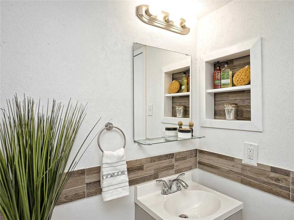 1840 Burton Dr # 226, Austin, TX 78741