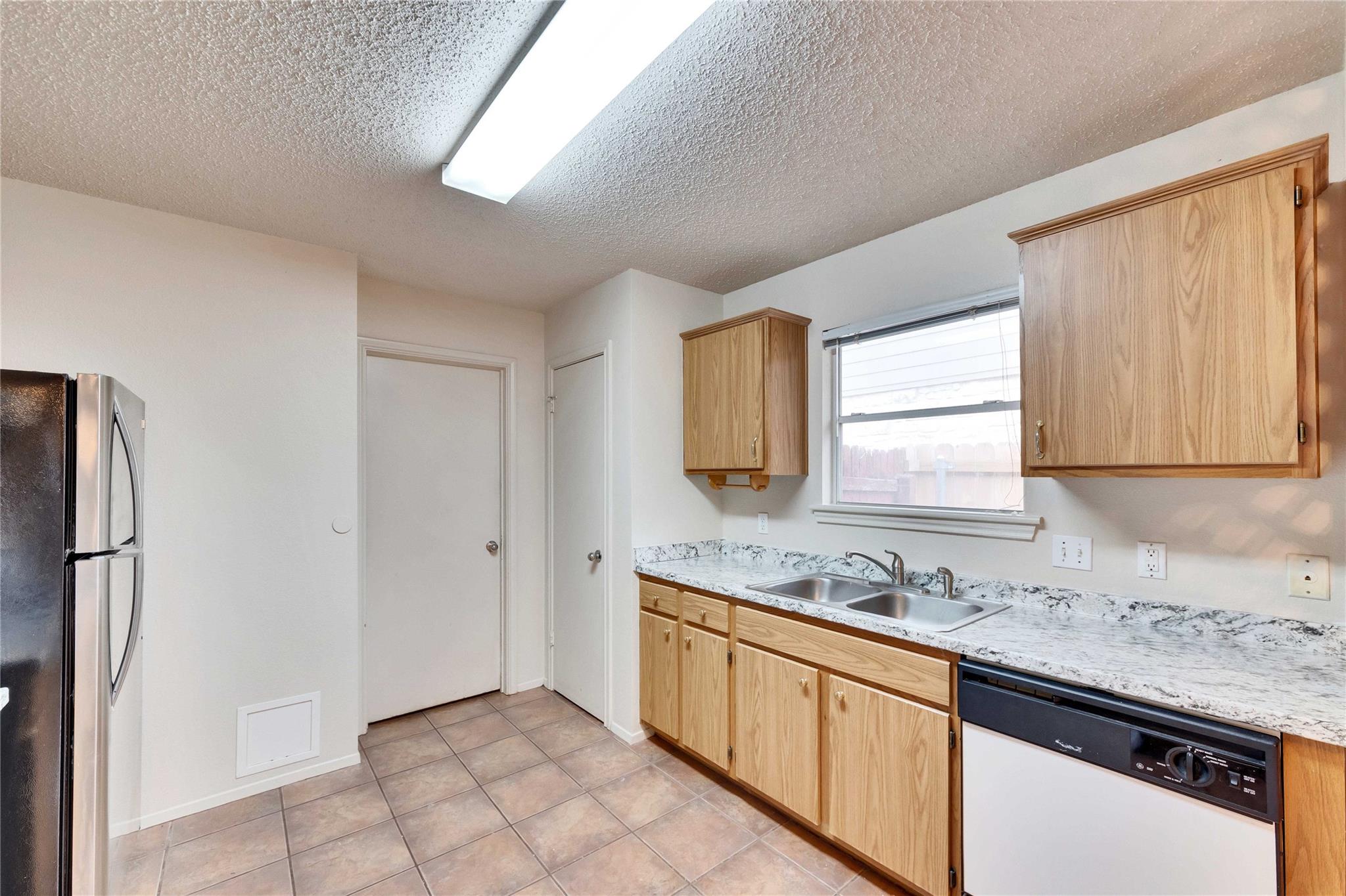 1625 Sylvia Ct, Round Rock, TX 78681